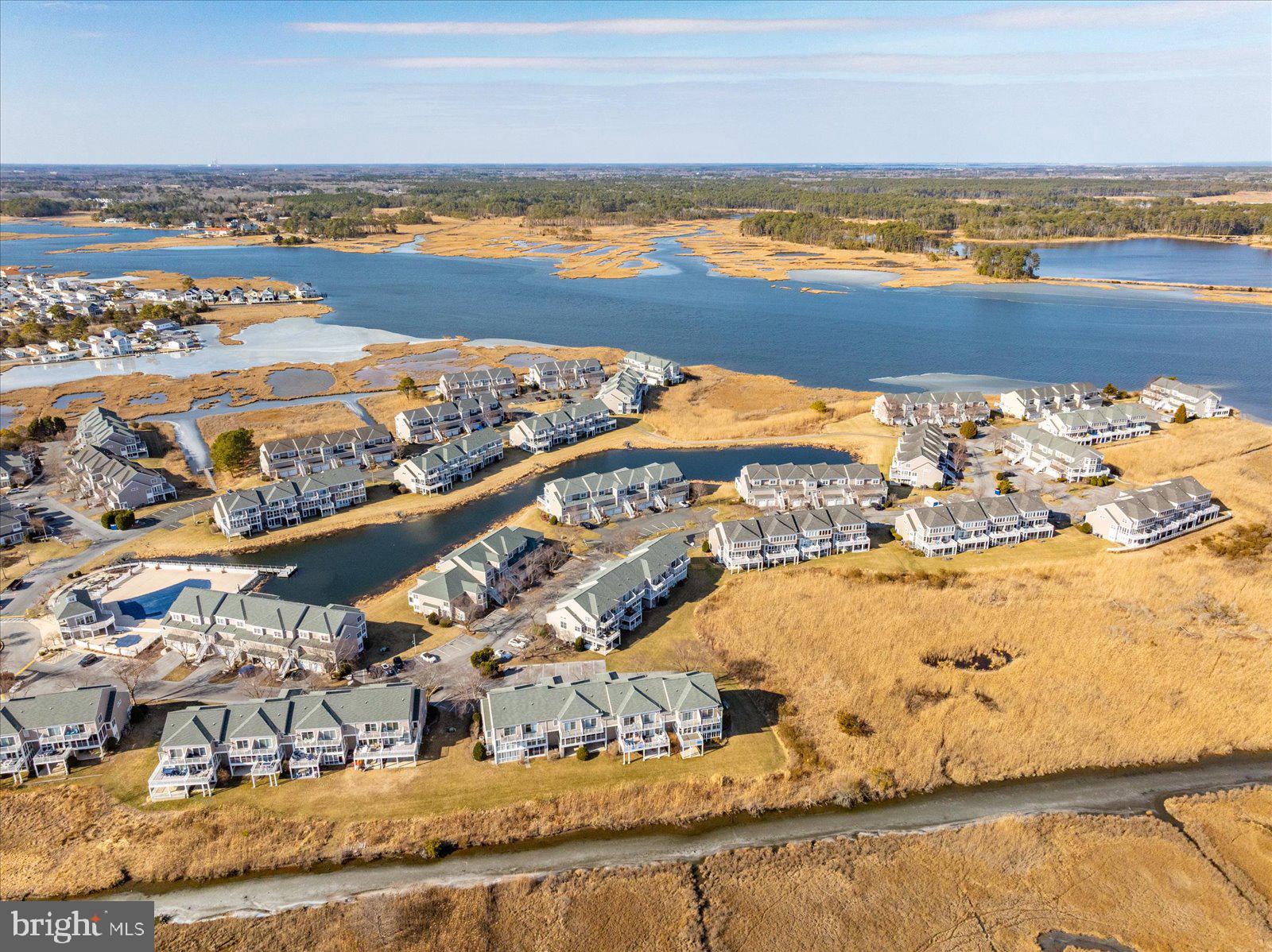 BAYVILLE SHORES - Residential