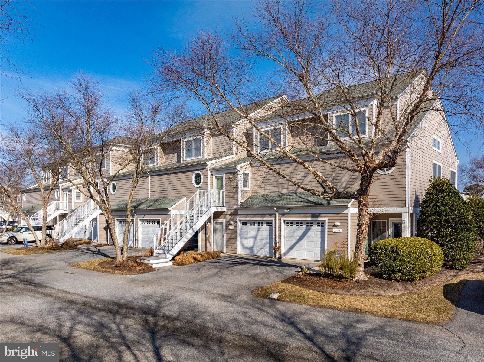 BAYVILLE SHORES - Residential