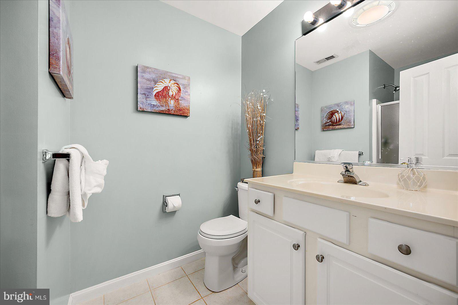 BAYVILLE SHORES - Residential