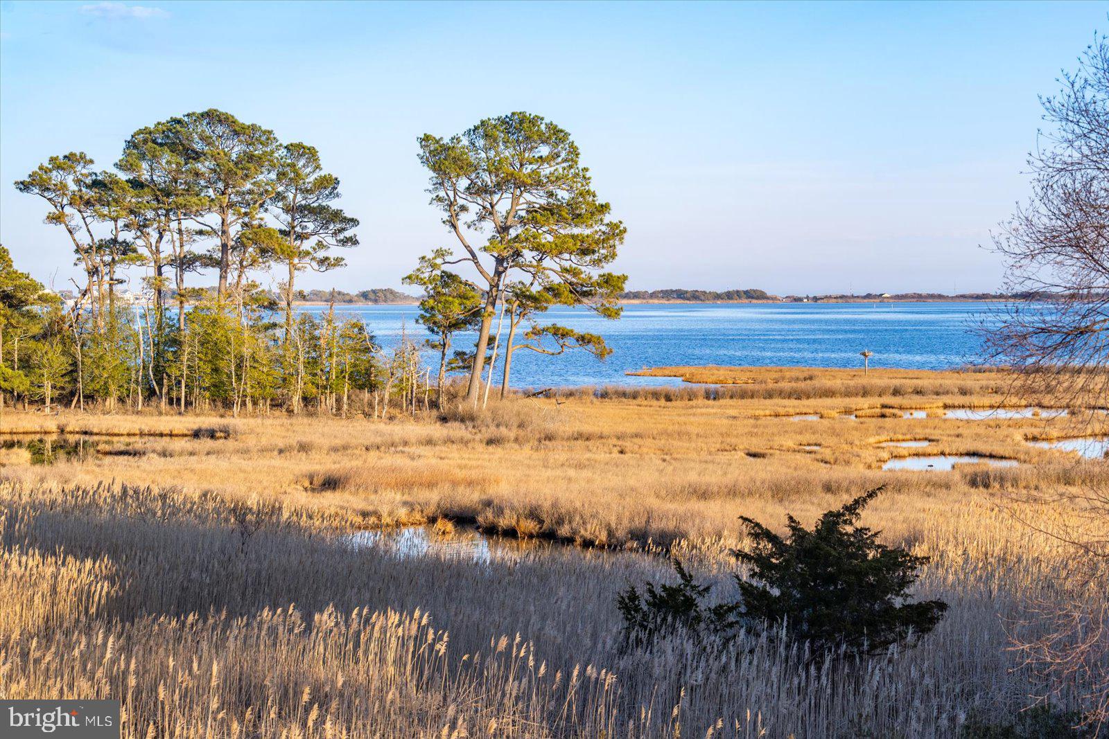 BAYVILLE SHORES - Residential