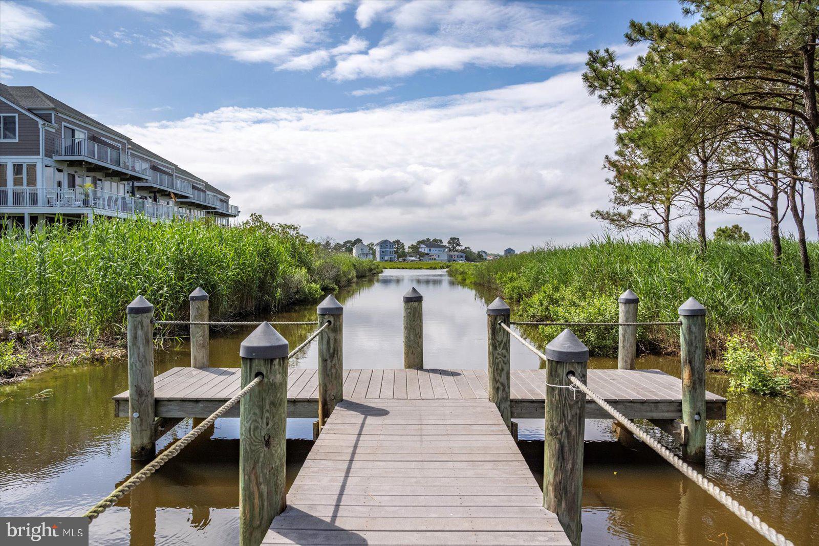 BAYVILLE SHORES - Residential