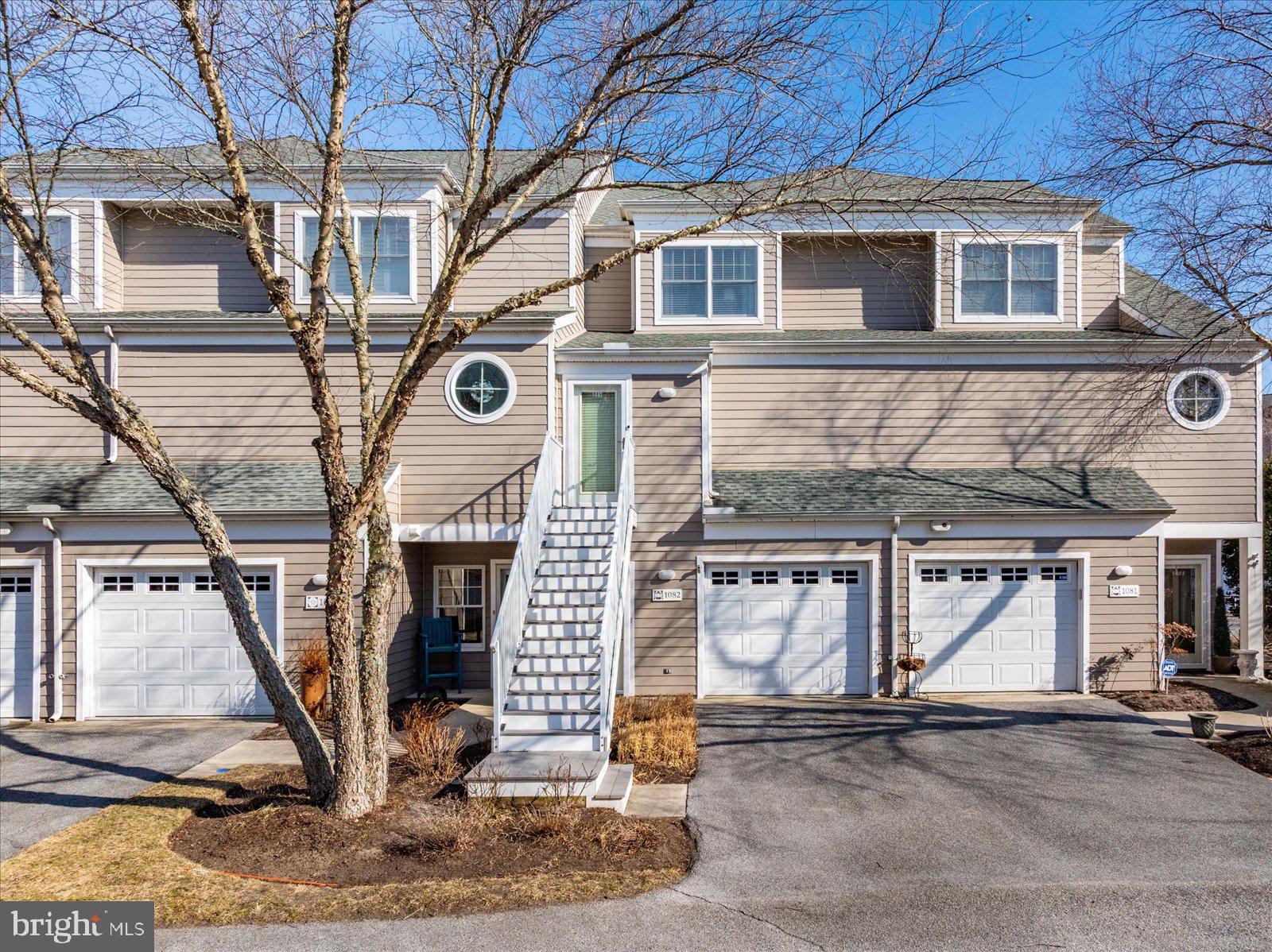 BAYVILLE SHORES - Residential