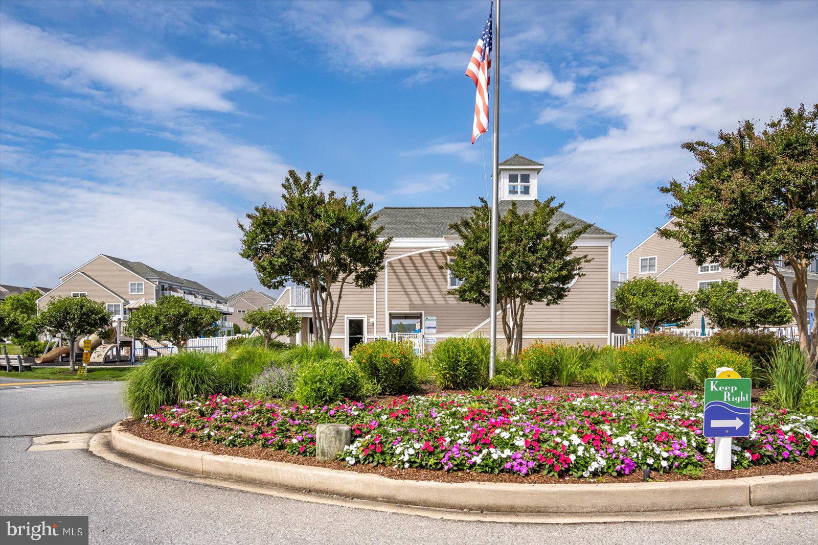 BAYVILLE SHORES - Residential