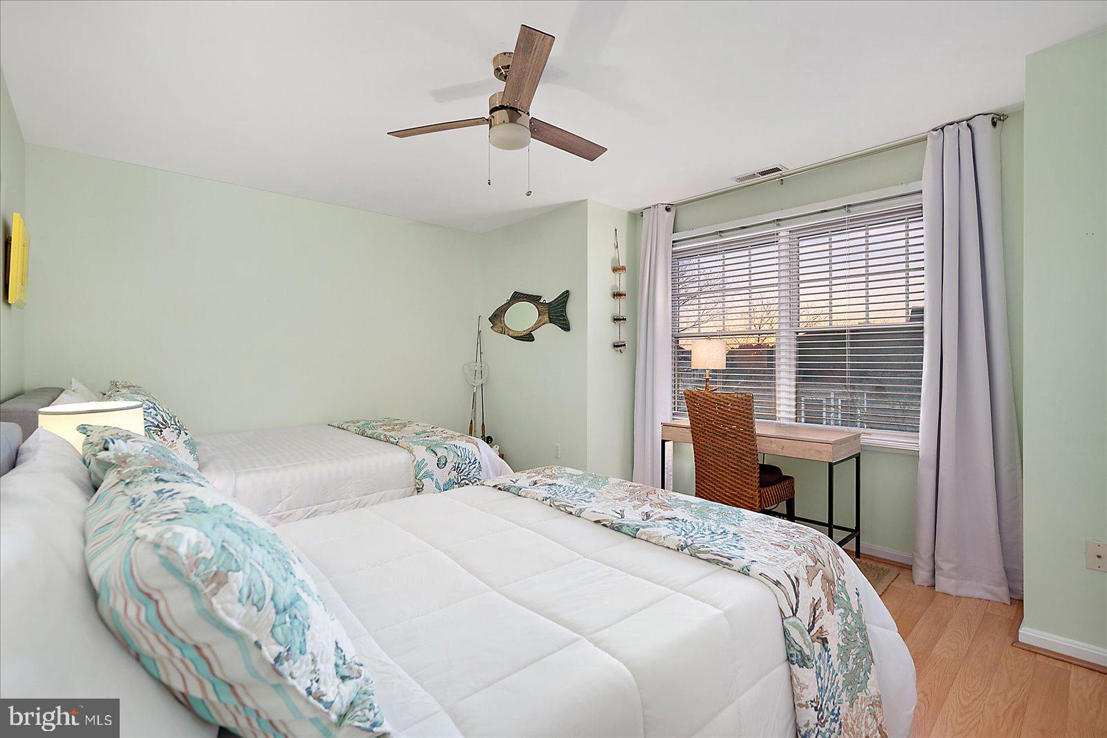 BAYVILLE SHORES - Residential