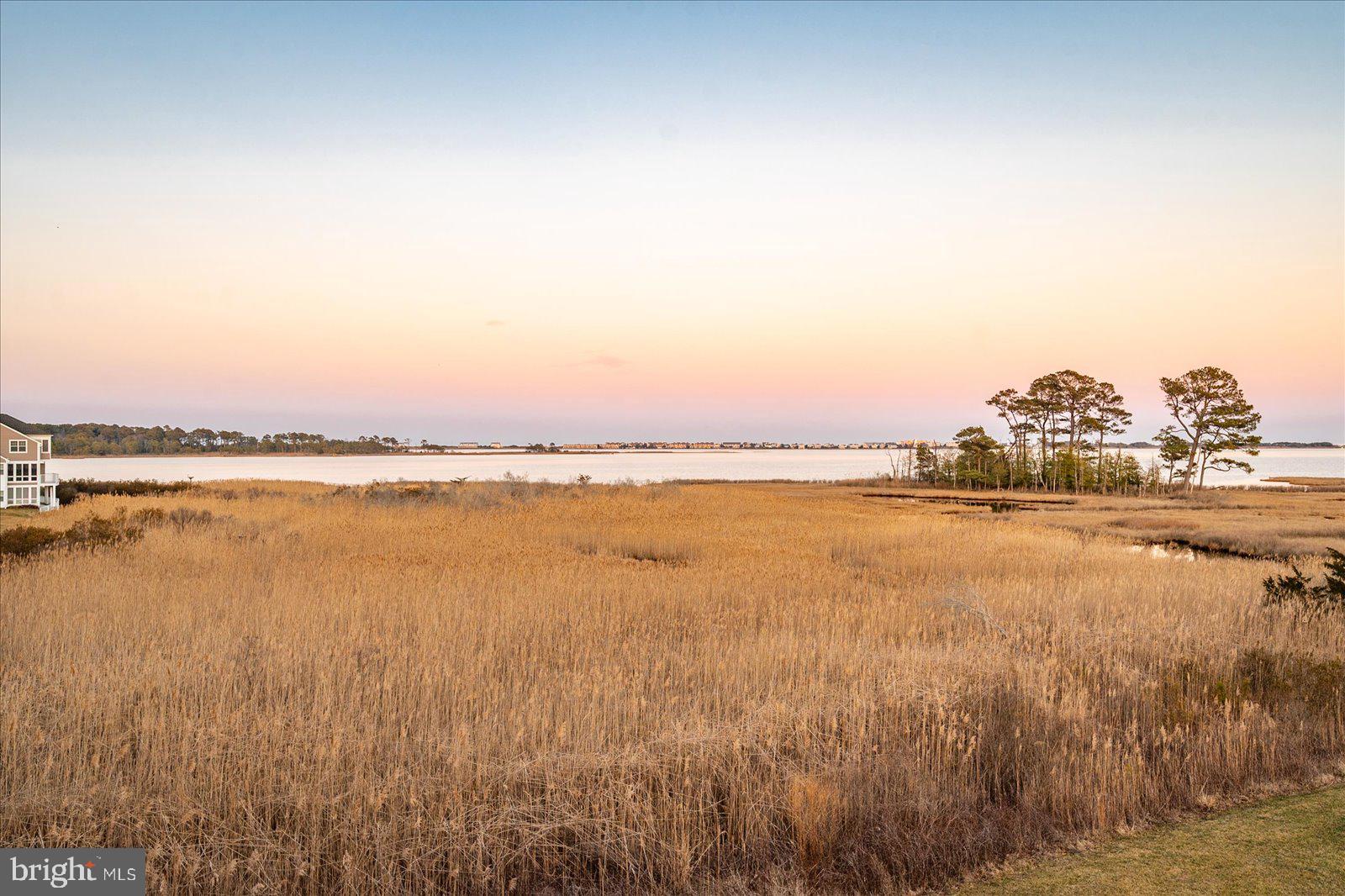 BAYVILLE SHORES - Residential
