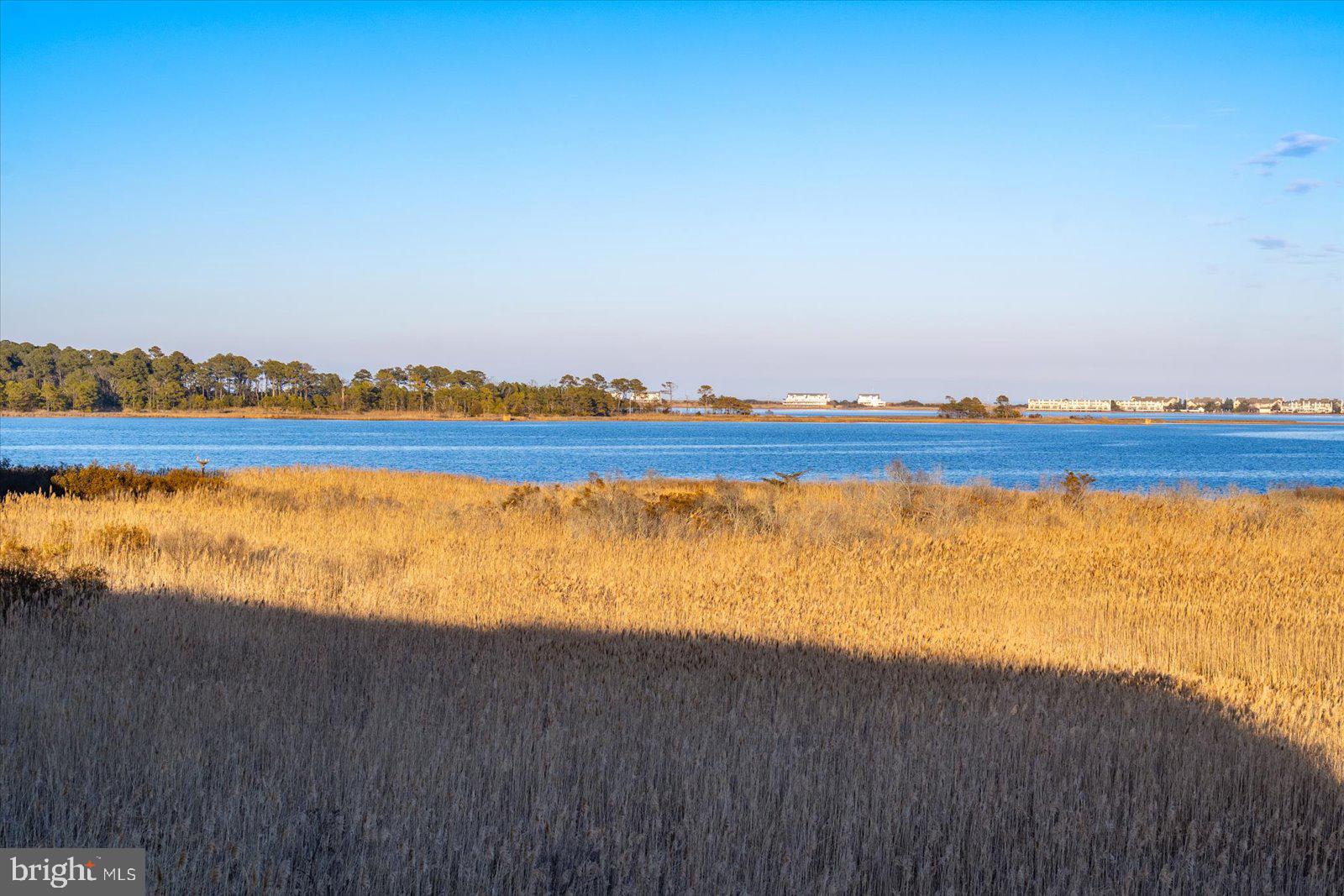 BAYVILLE SHORES - Residential