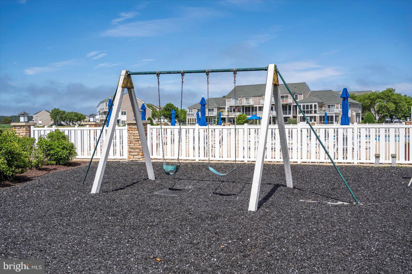 BAYVILLE SHORES - Residential