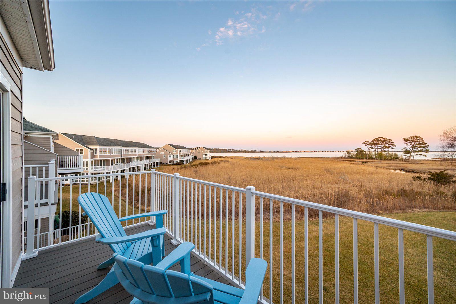 BAYVILLE SHORES - Residential