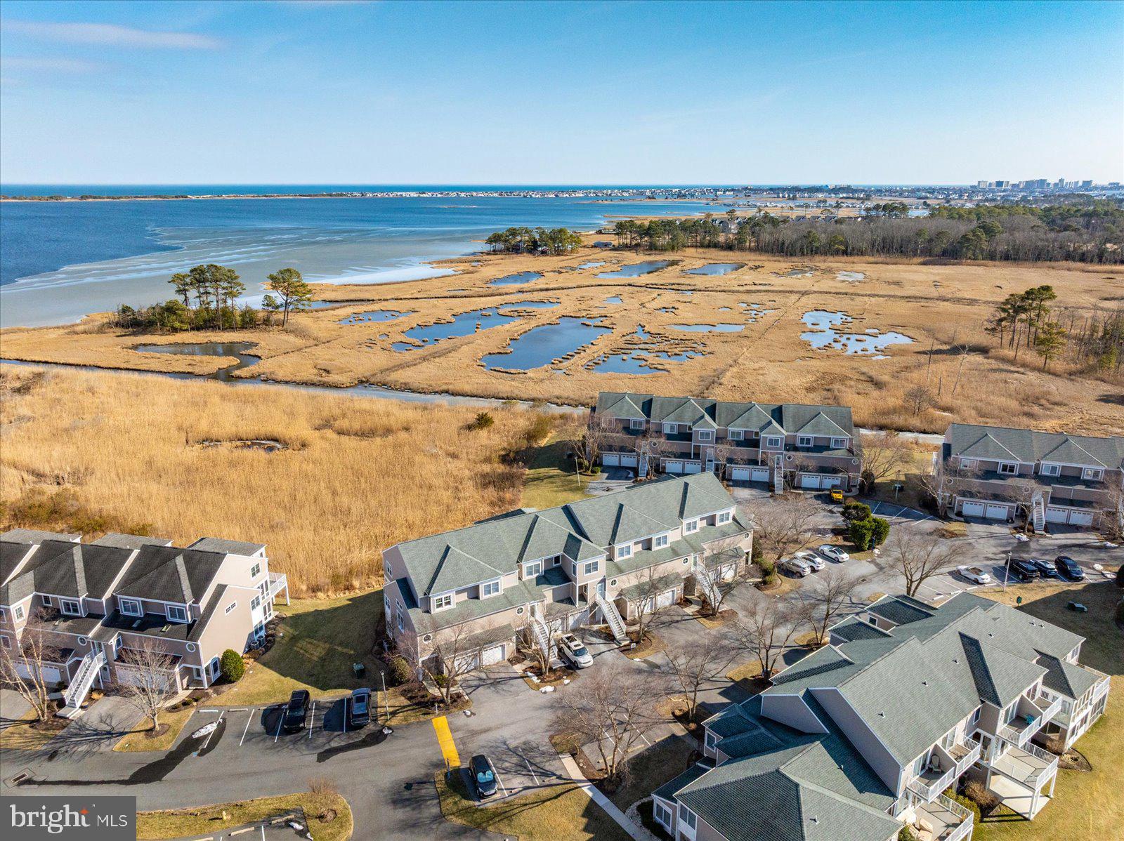 BAYVILLE SHORES - Residential