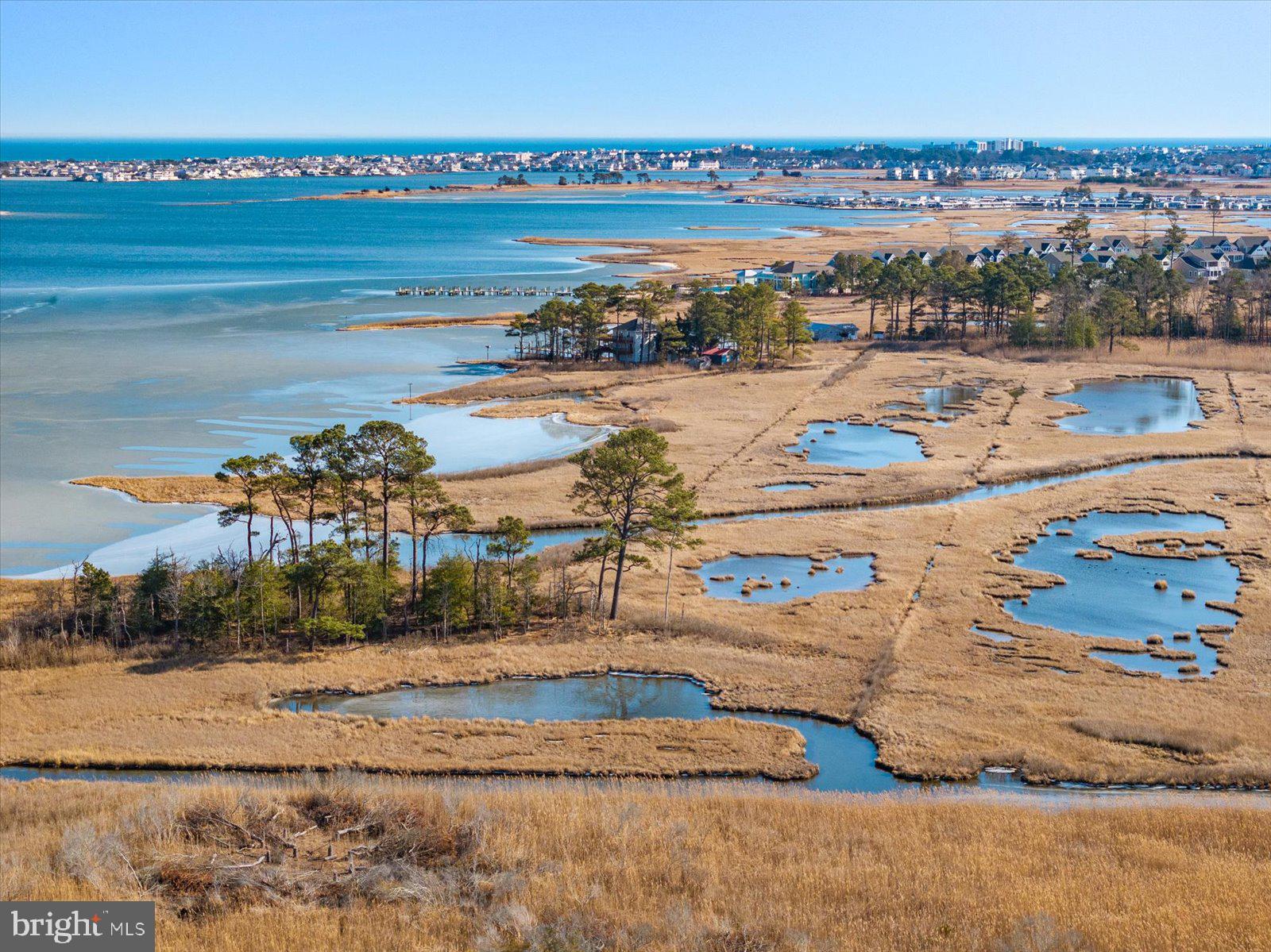 BAYVILLE SHORES - Residential