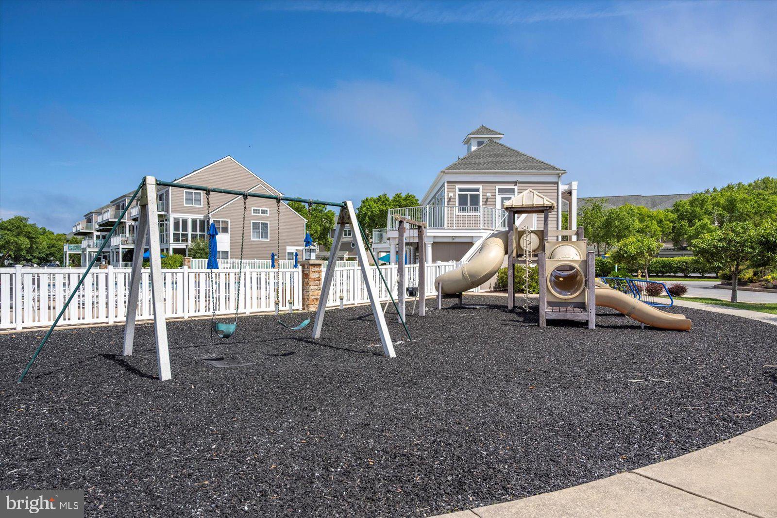 BAYVILLE SHORES - Residential