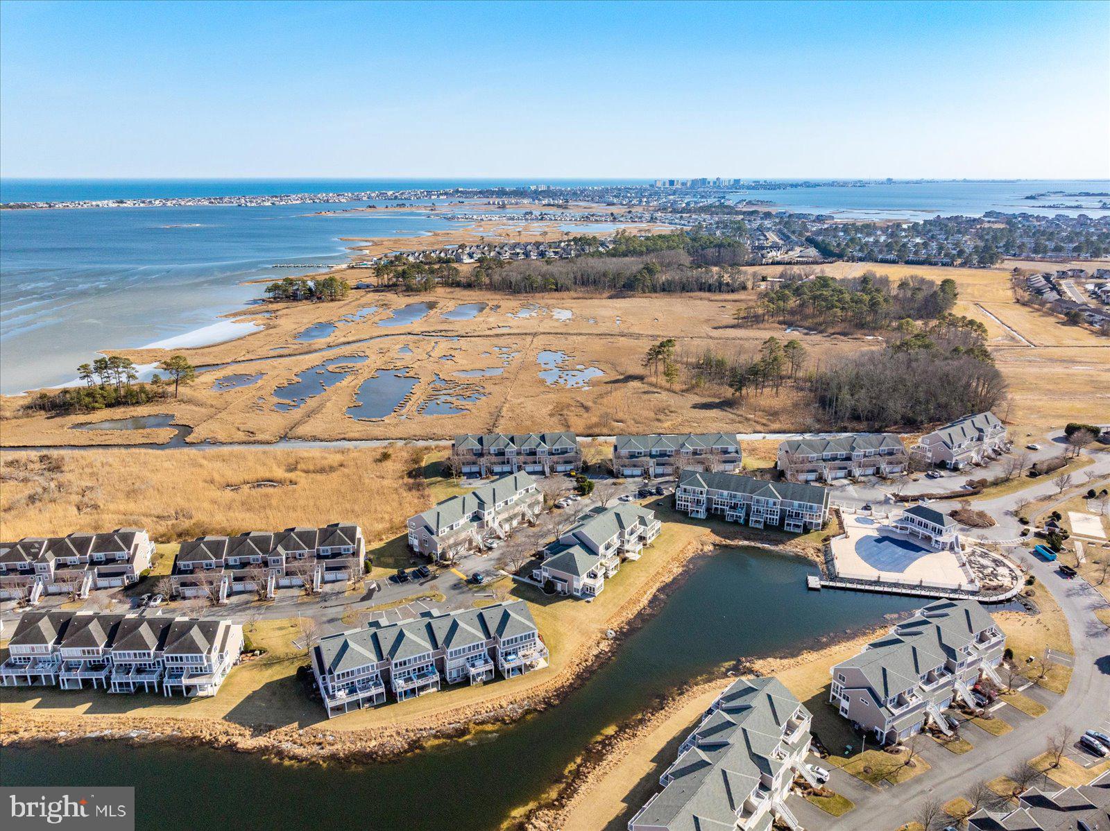 BAYVILLE SHORES - Residential