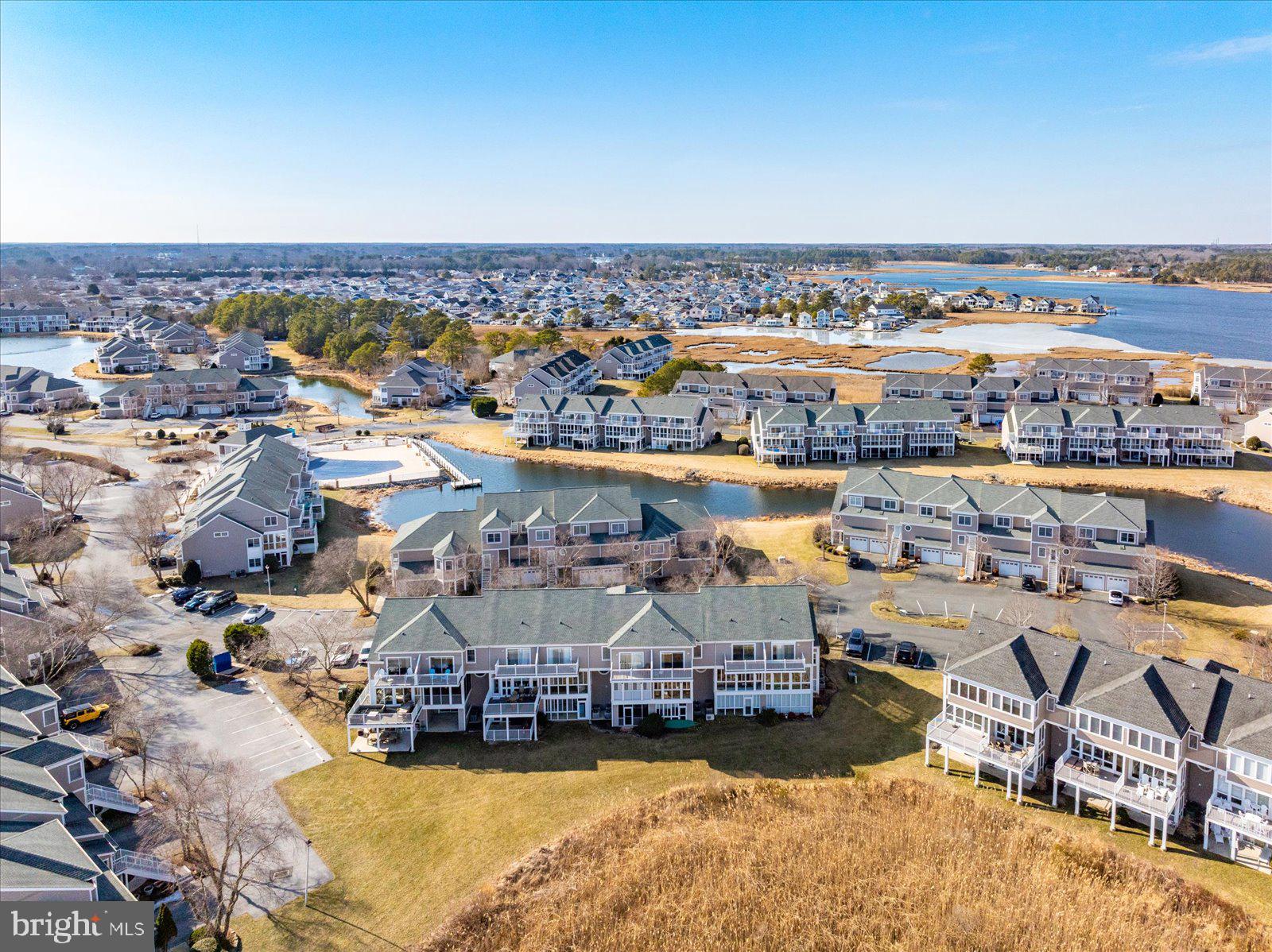 BAYVILLE SHORES - Residential