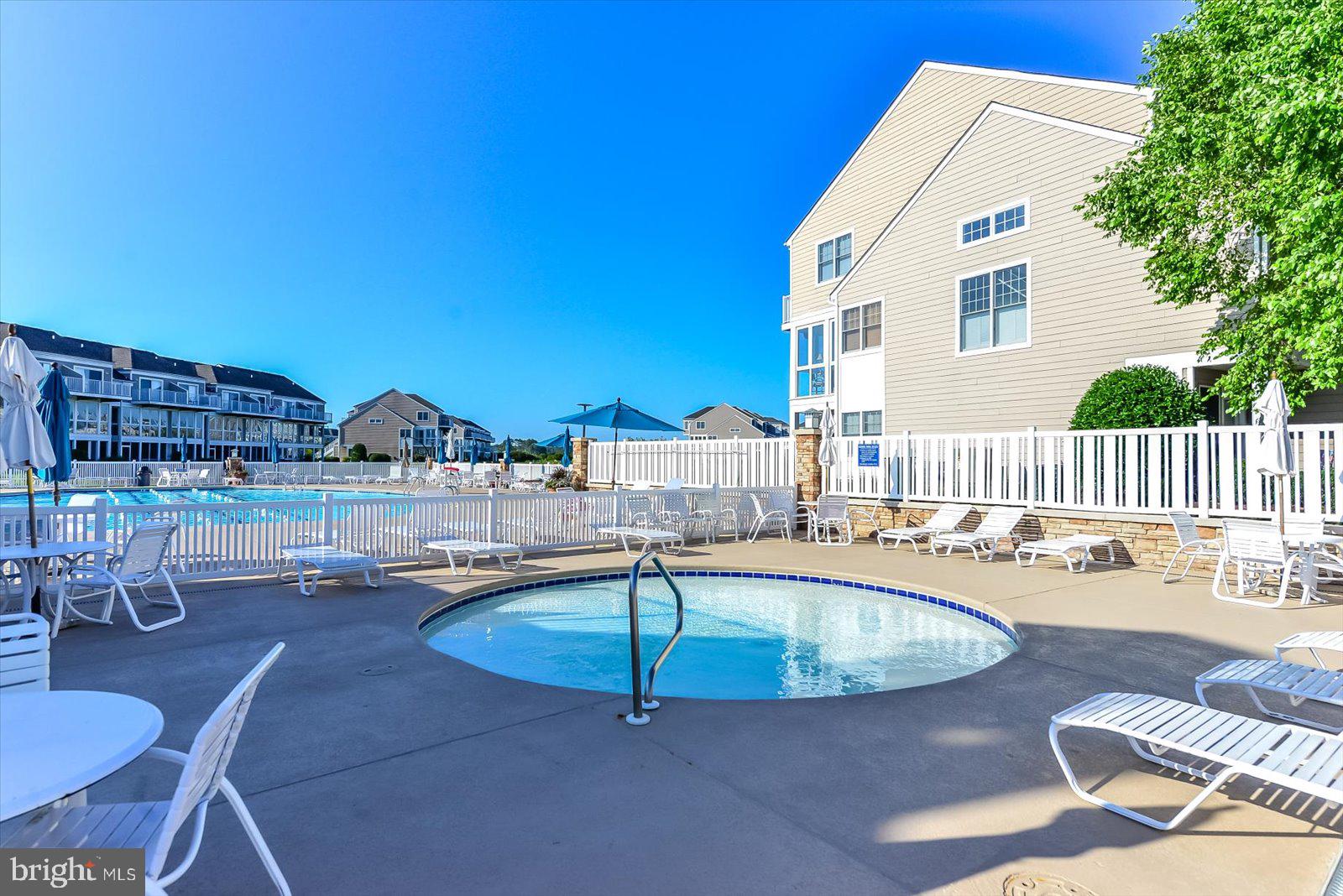 BAYVILLE SHORES - Residential