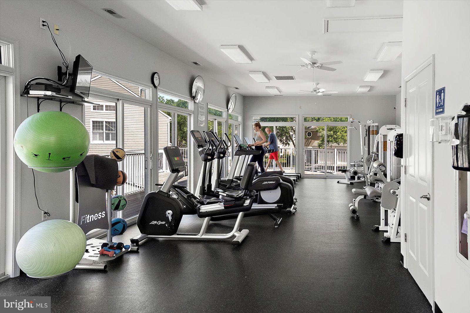 BAYVILLE SHORES - Residential