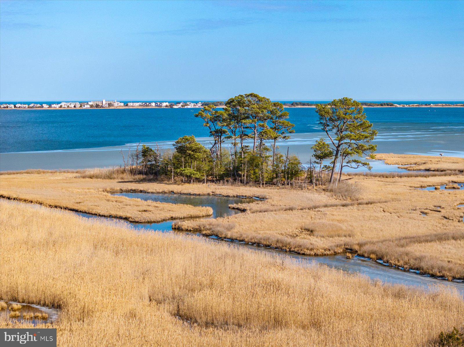 BAYVILLE SHORES - Residential