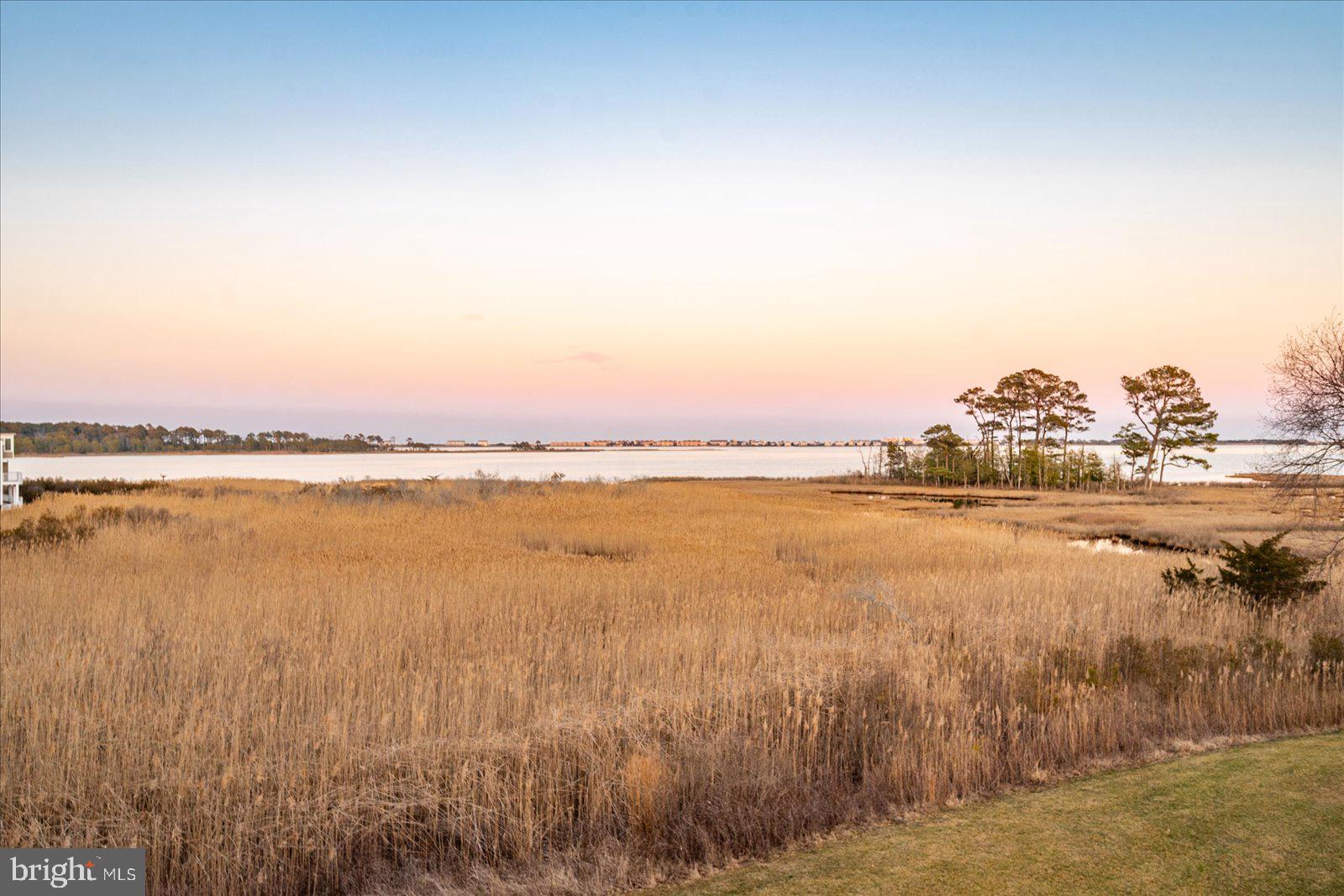 BAYVILLE SHORES - Residential