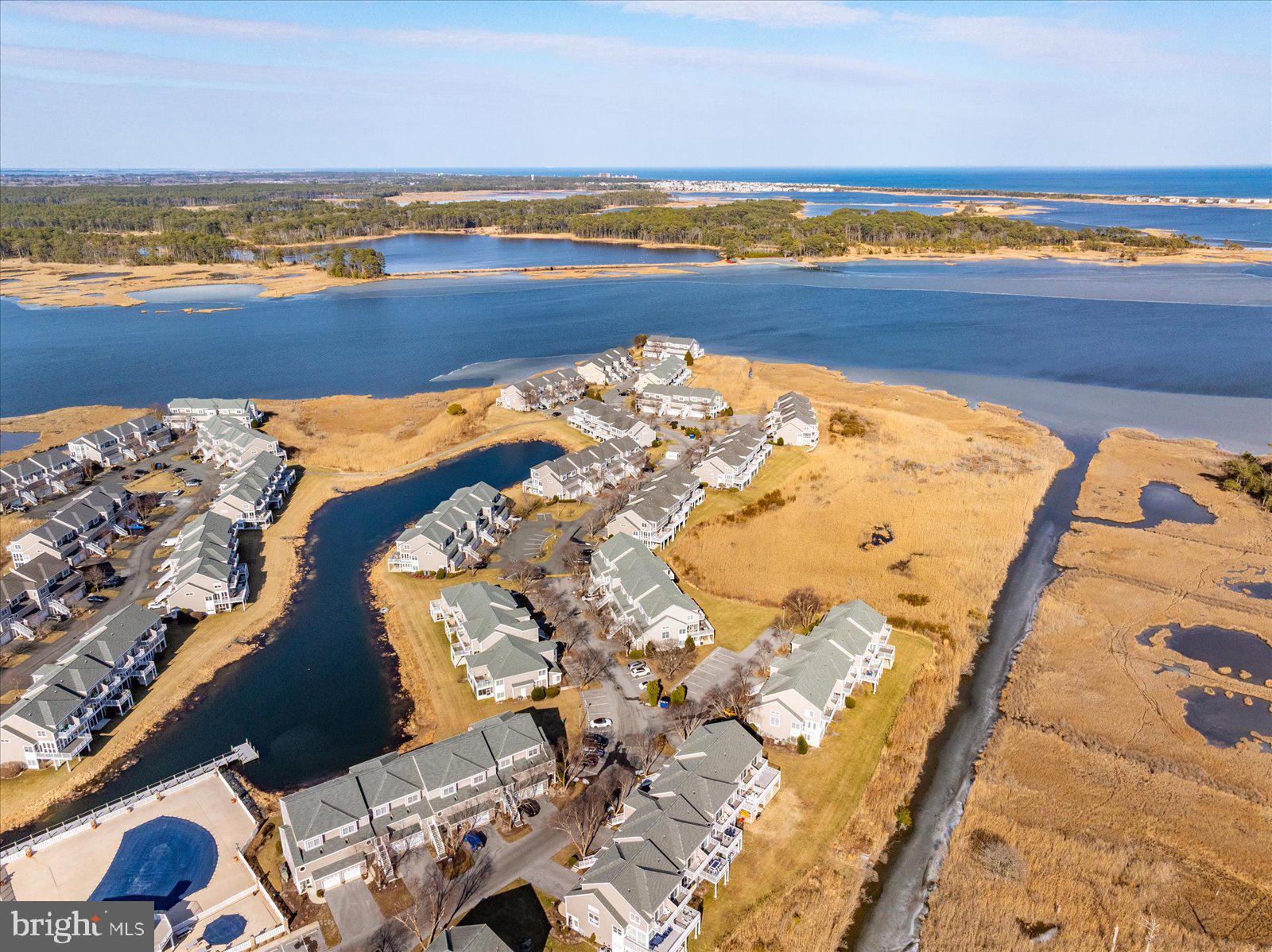 BAYVILLE SHORES - Residential