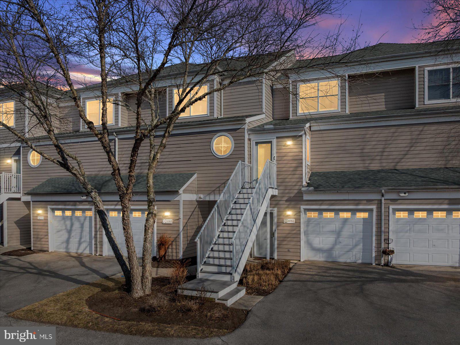 BAYVILLE SHORES - Residential