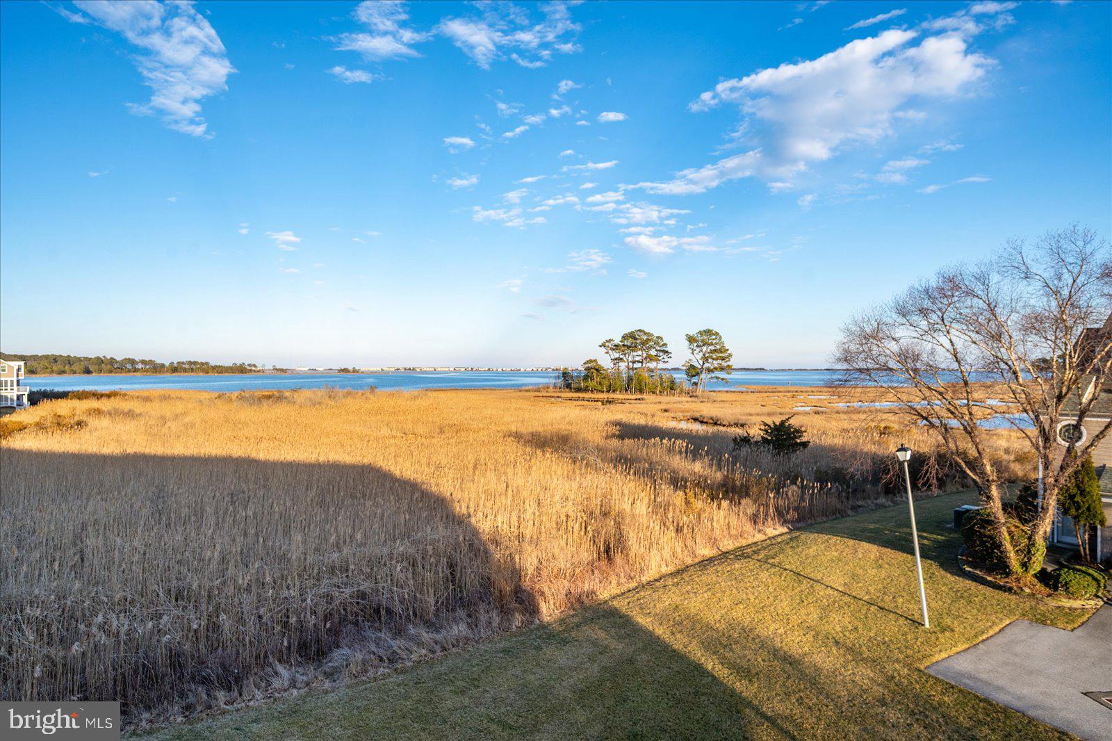 BAYVILLE SHORES - Residential