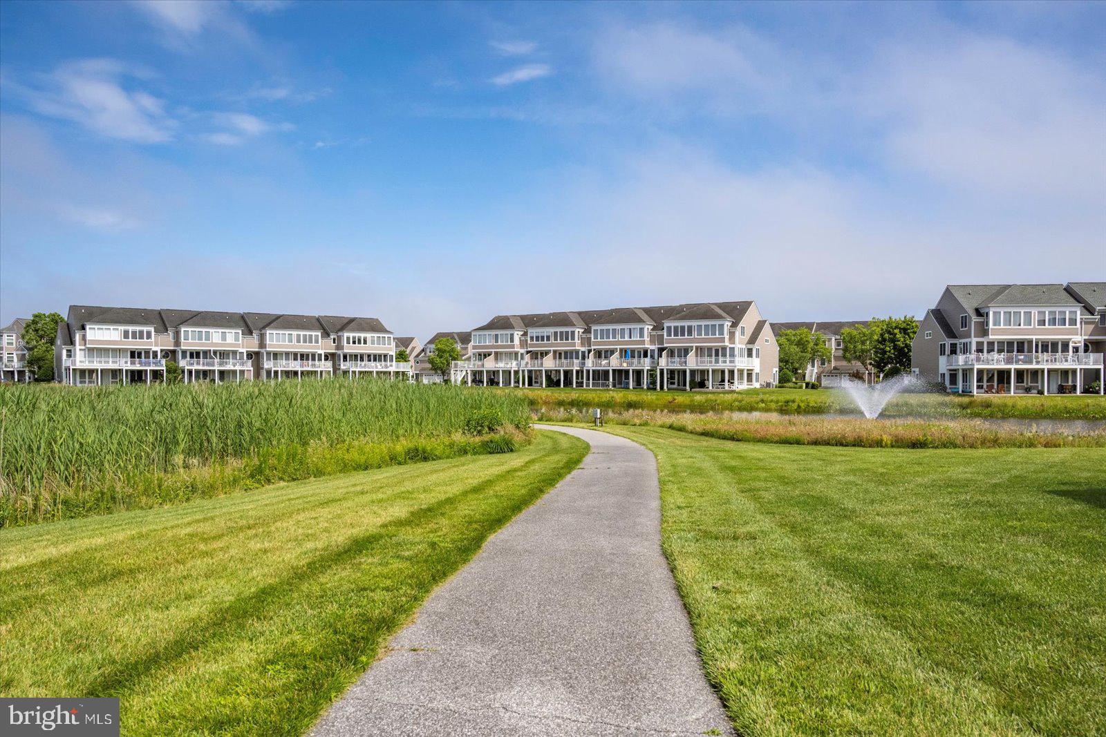 BAYVILLE SHORES - Residential