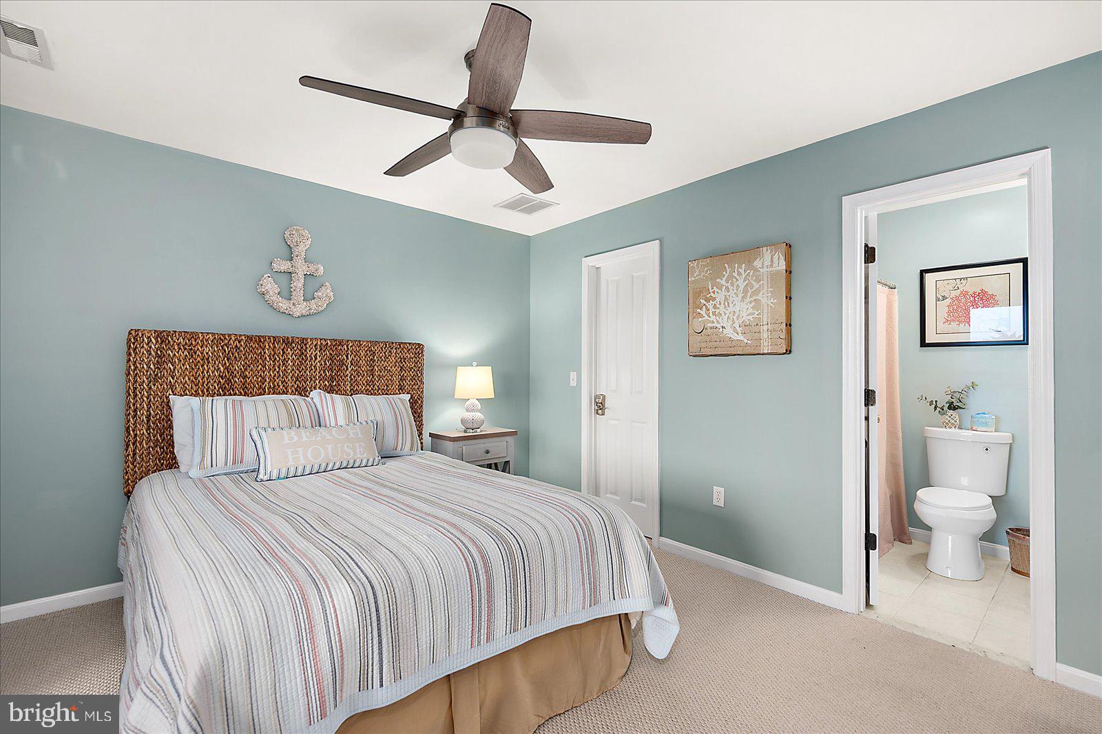 BAYVILLE SHORES - Residential