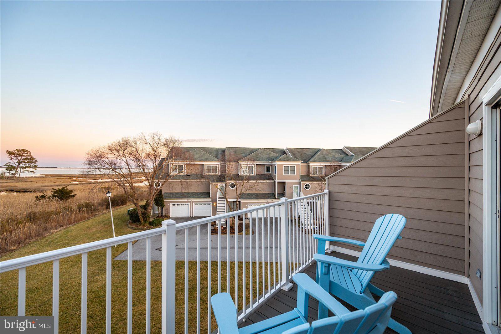 BAYVILLE SHORES - Residential