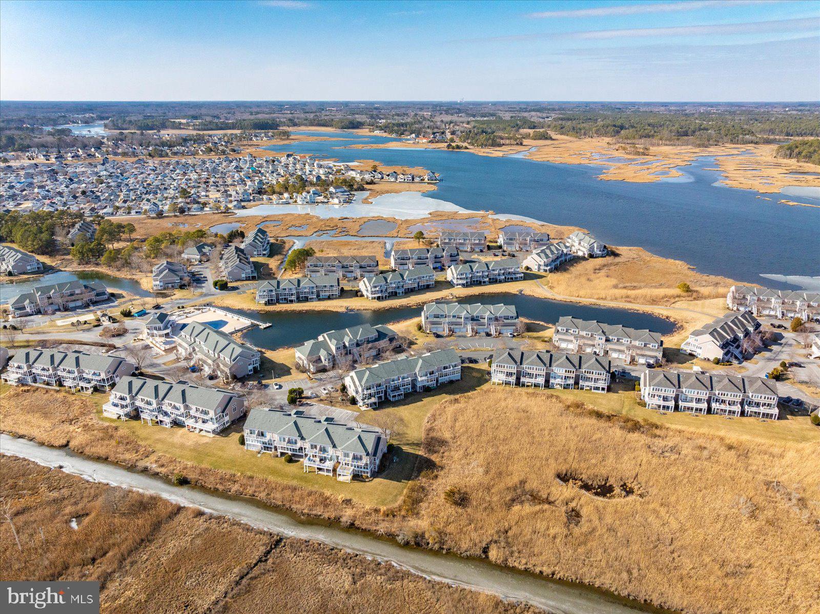 BAYVILLE SHORES - Residential