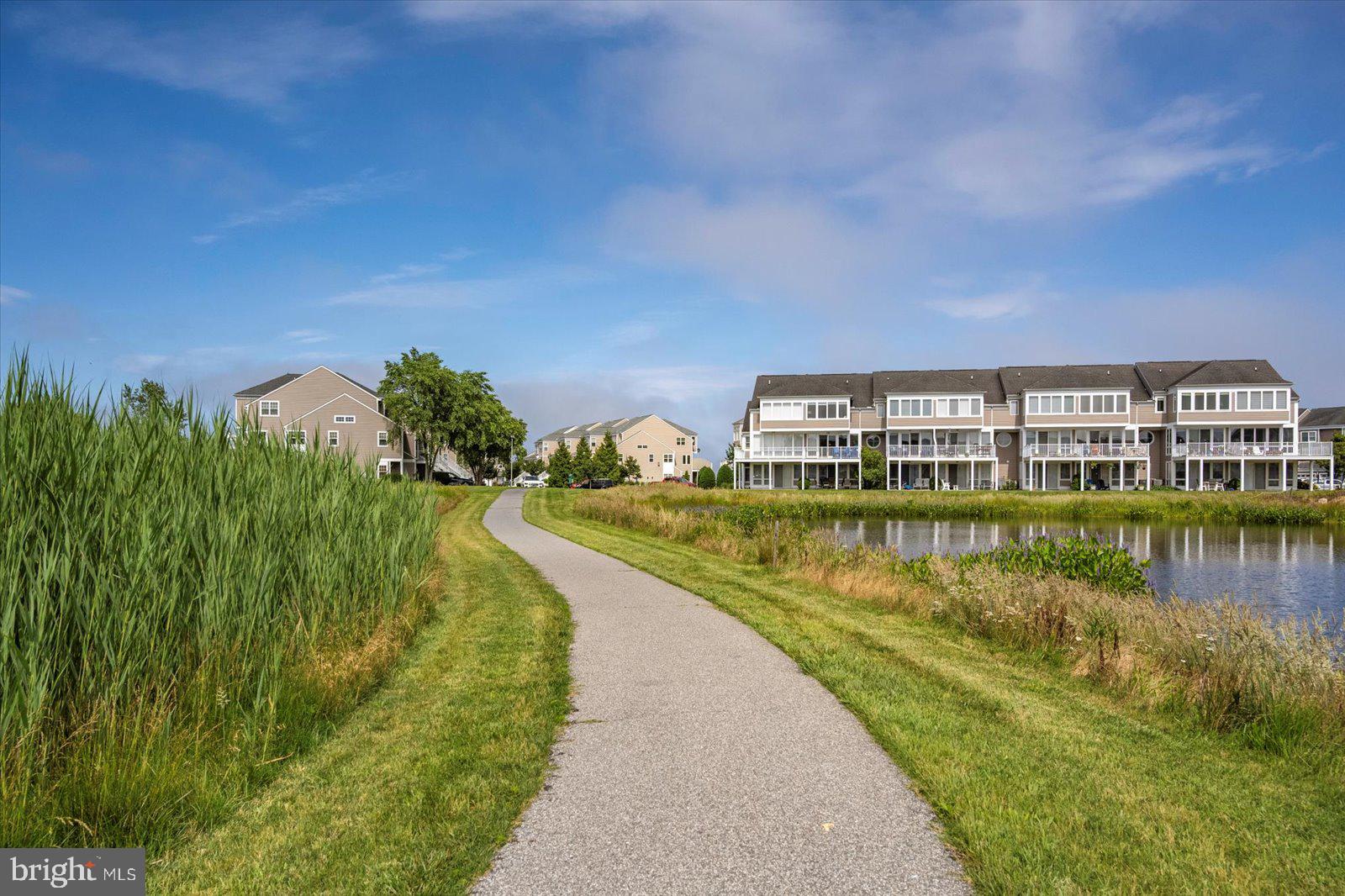 BAYVILLE SHORES - Residential