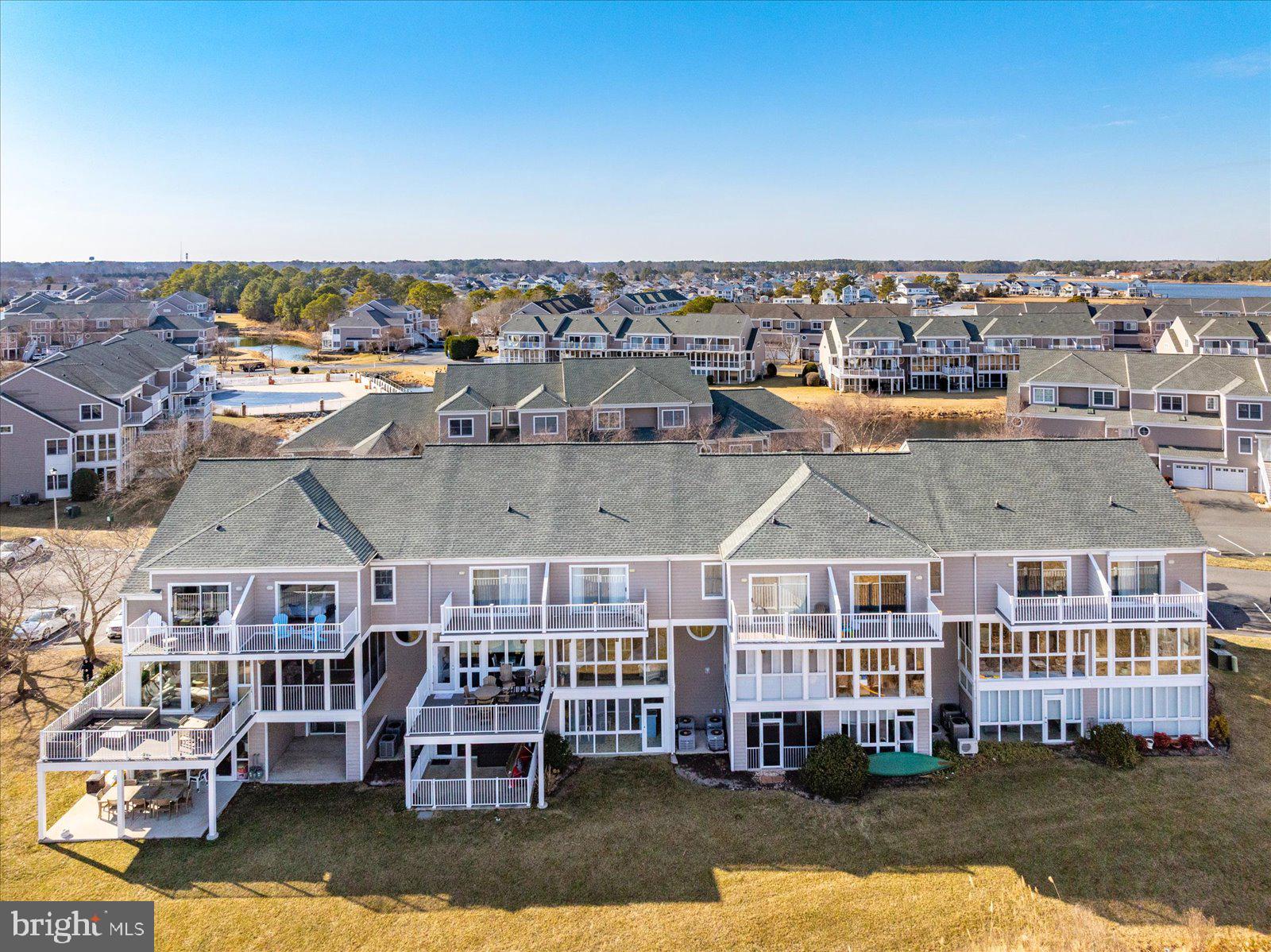 BAYVILLE SHORES - Residential