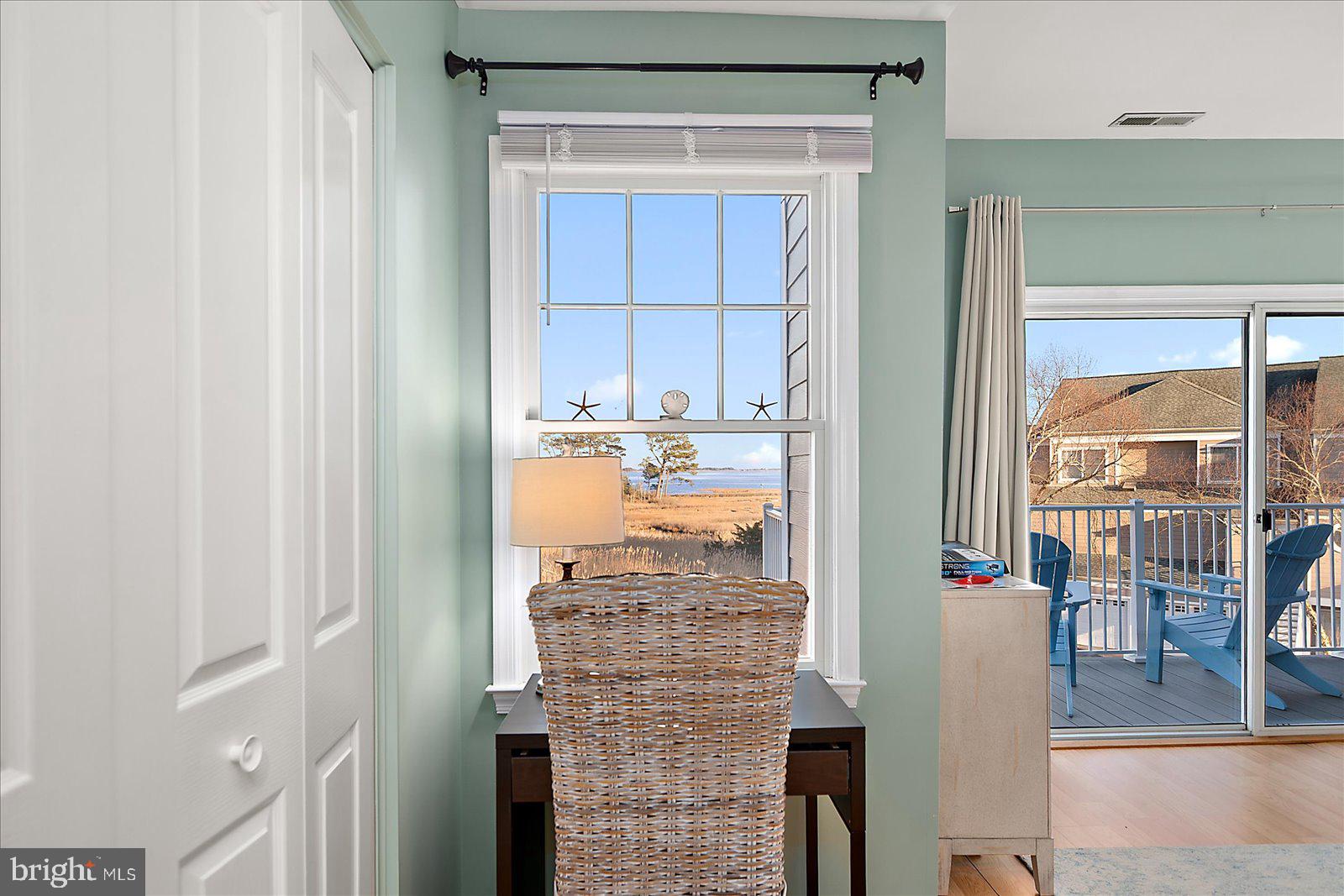 BAYVILLE SHORES - Residential