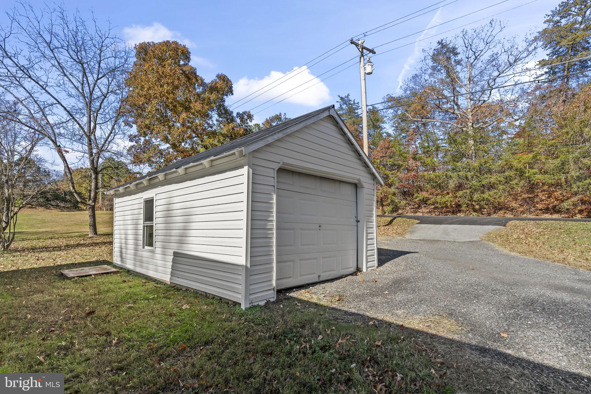 HOLLYWOOD - Residential Lease