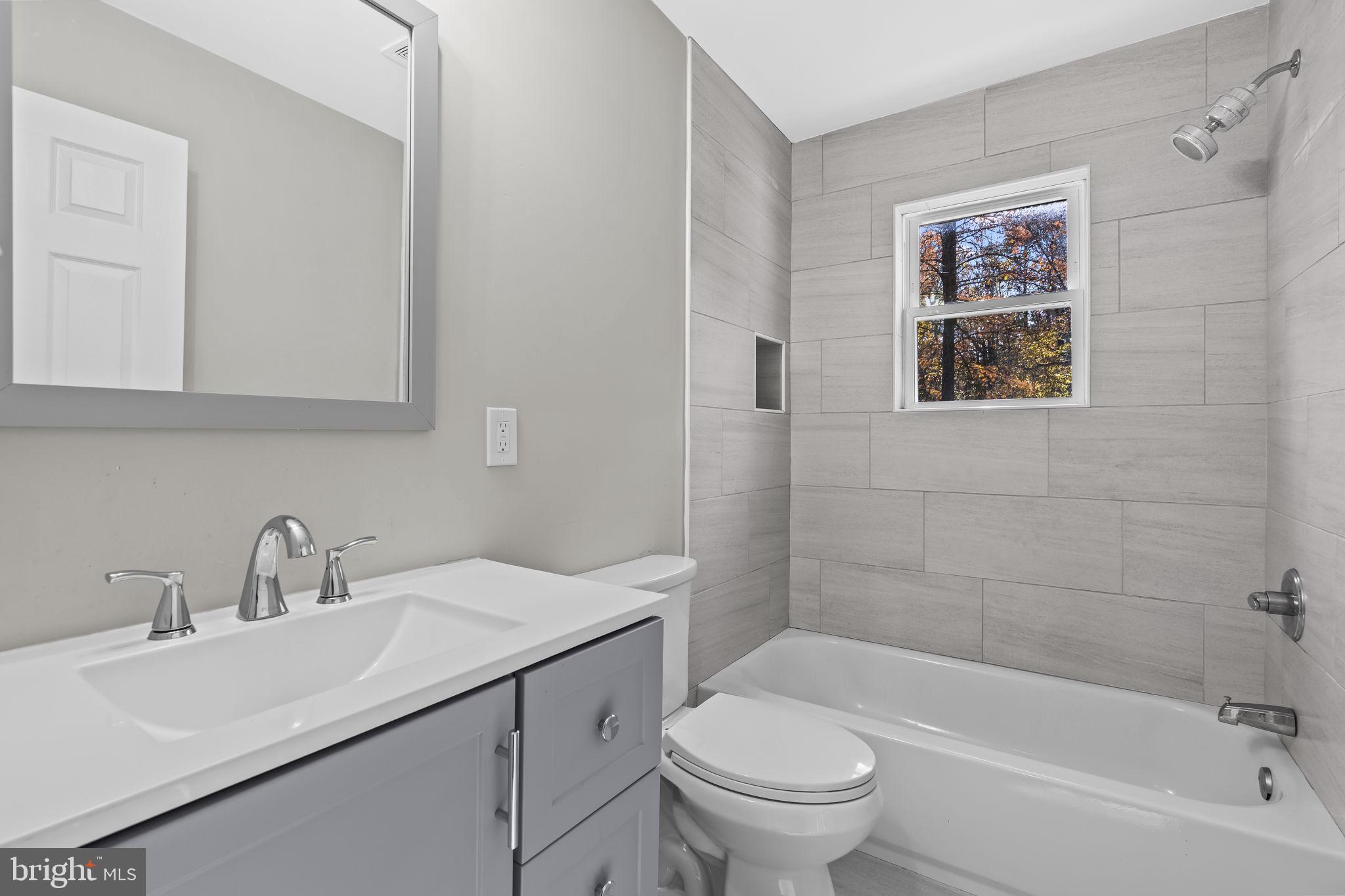 HOLLYWOOD - Residential Lease