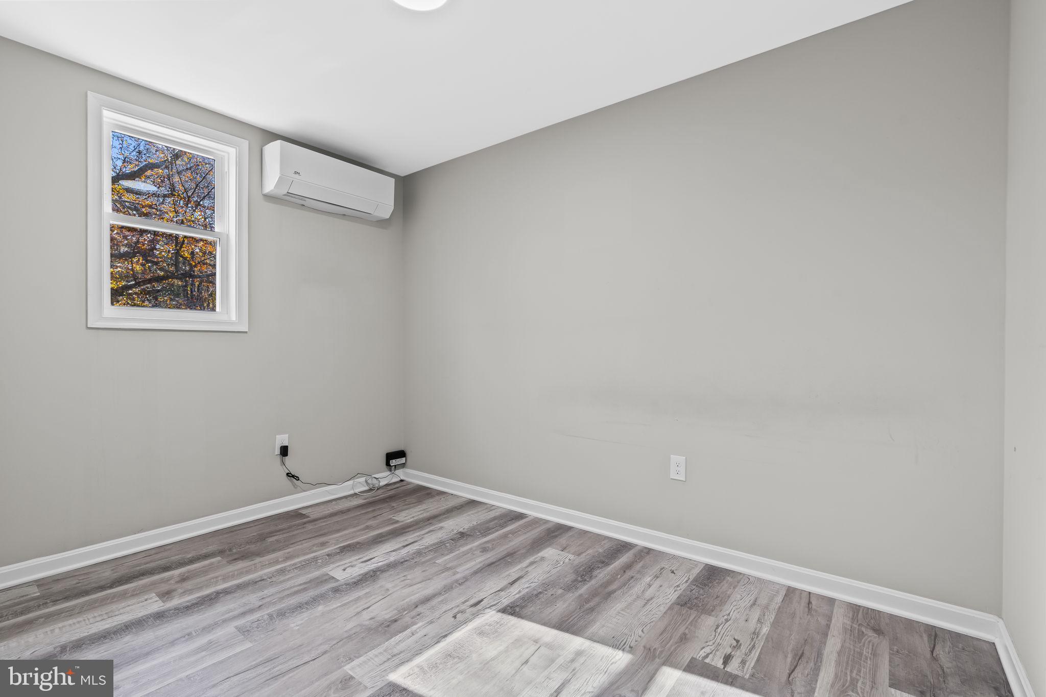 HOLLYWOOD - Residential Lease