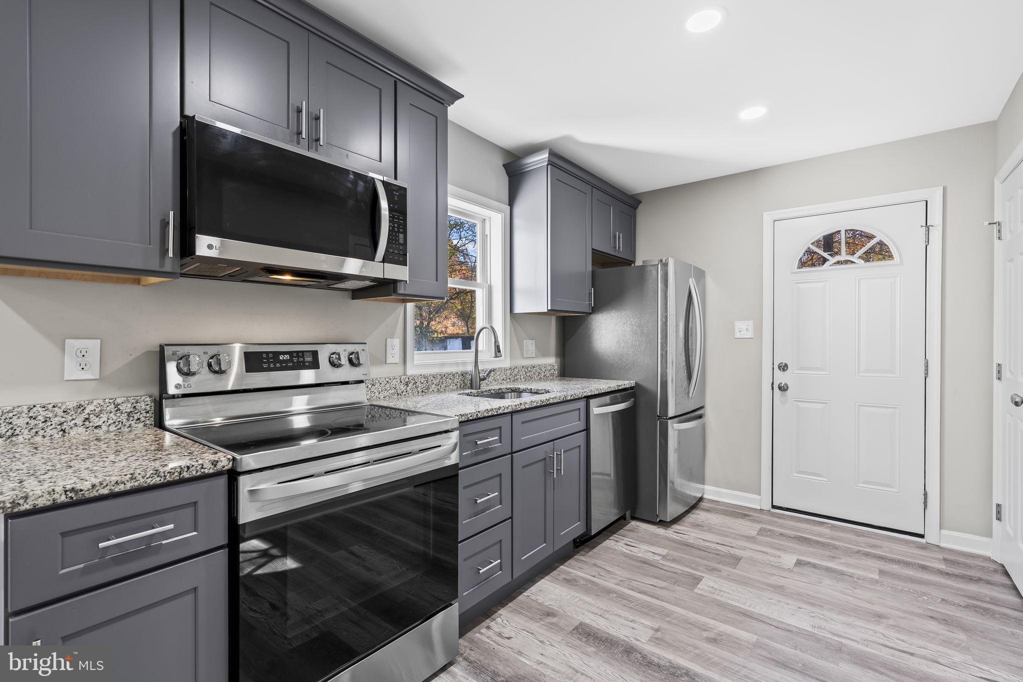 HOLLYWOOD - Residential Lease