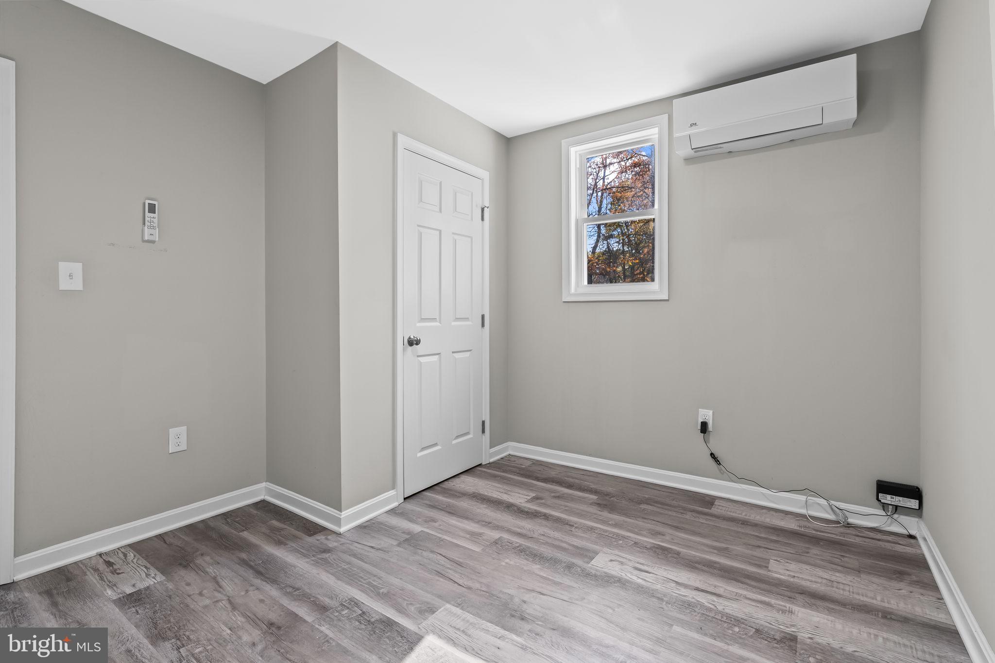 HOLLYWOOD - Residential Lease