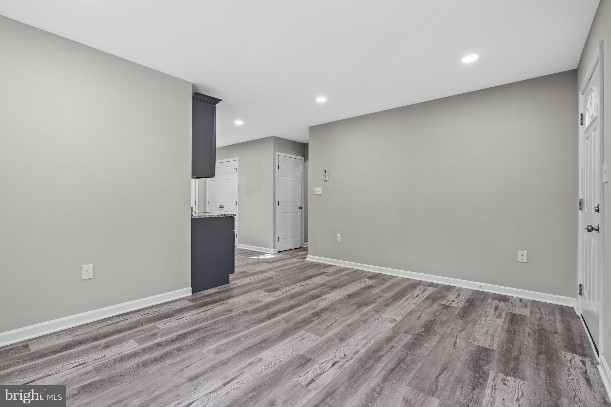 HOLLYWOOD - Residential Lease