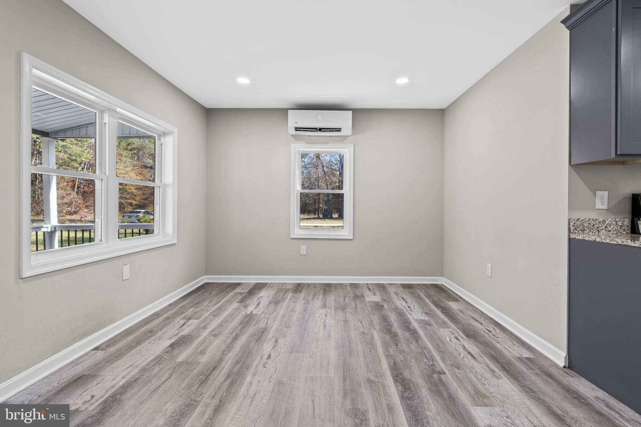 HOLLYWOOD - Residential Lease