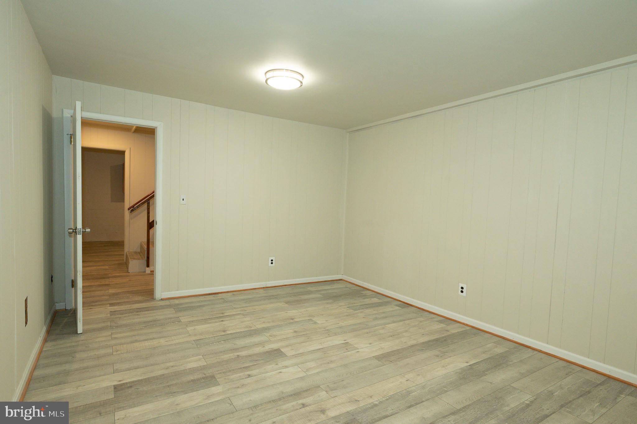 COUNTRY CLUB VIEW - Residential Lease