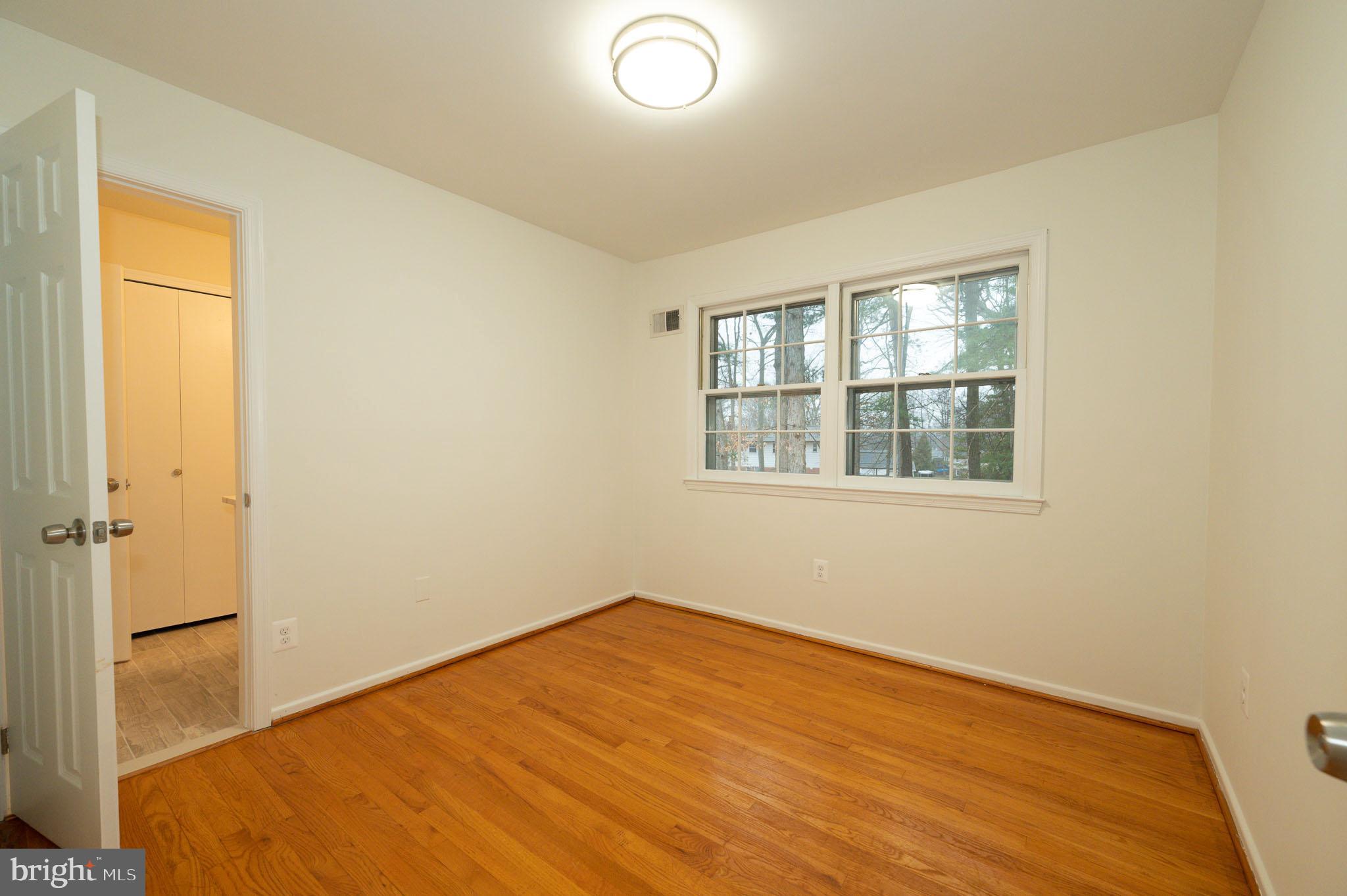 COUNTRY CLUB VIEW - Residential Lease