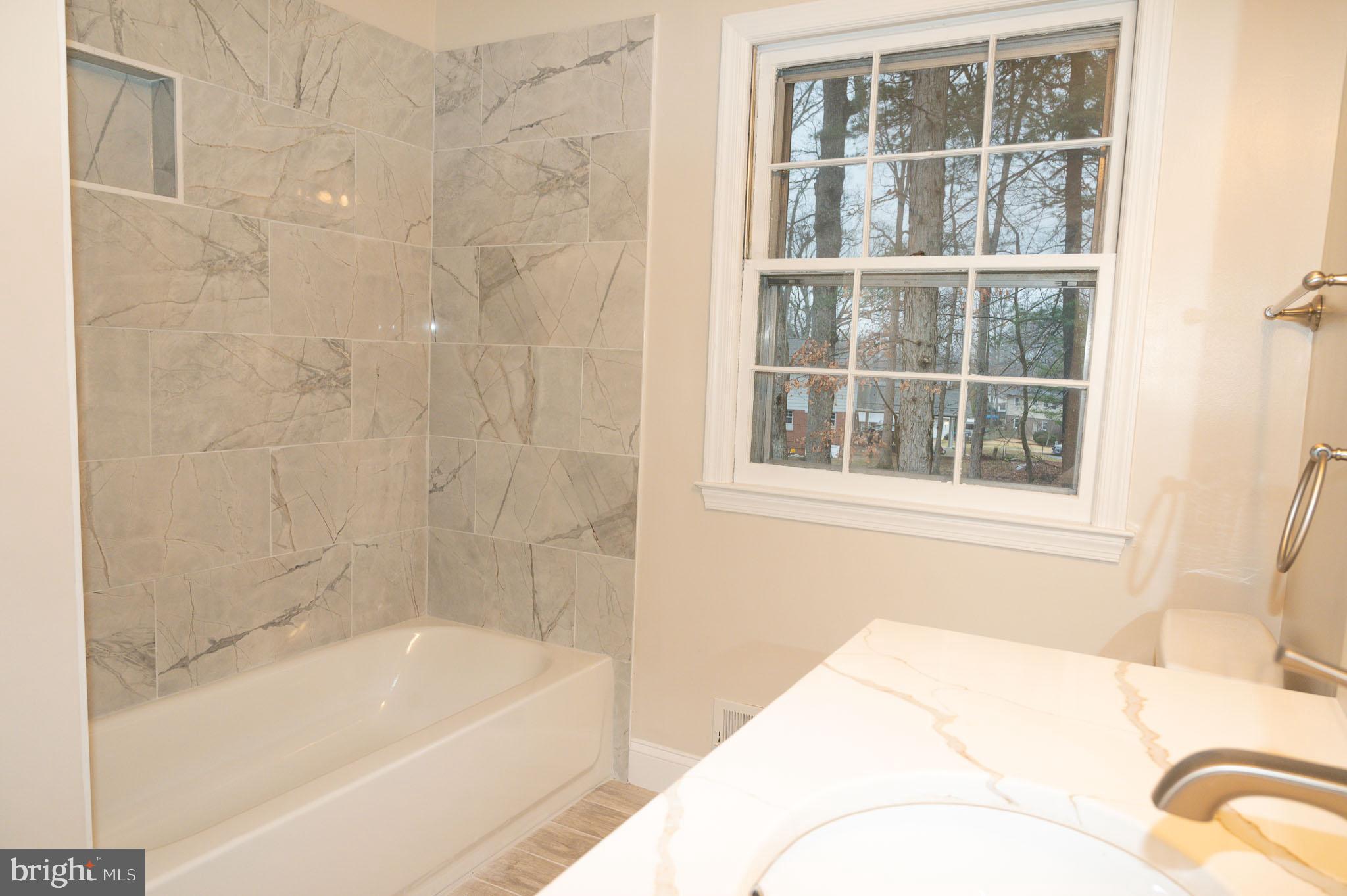 COUNTRY CLUB VIEW - Residential Lease