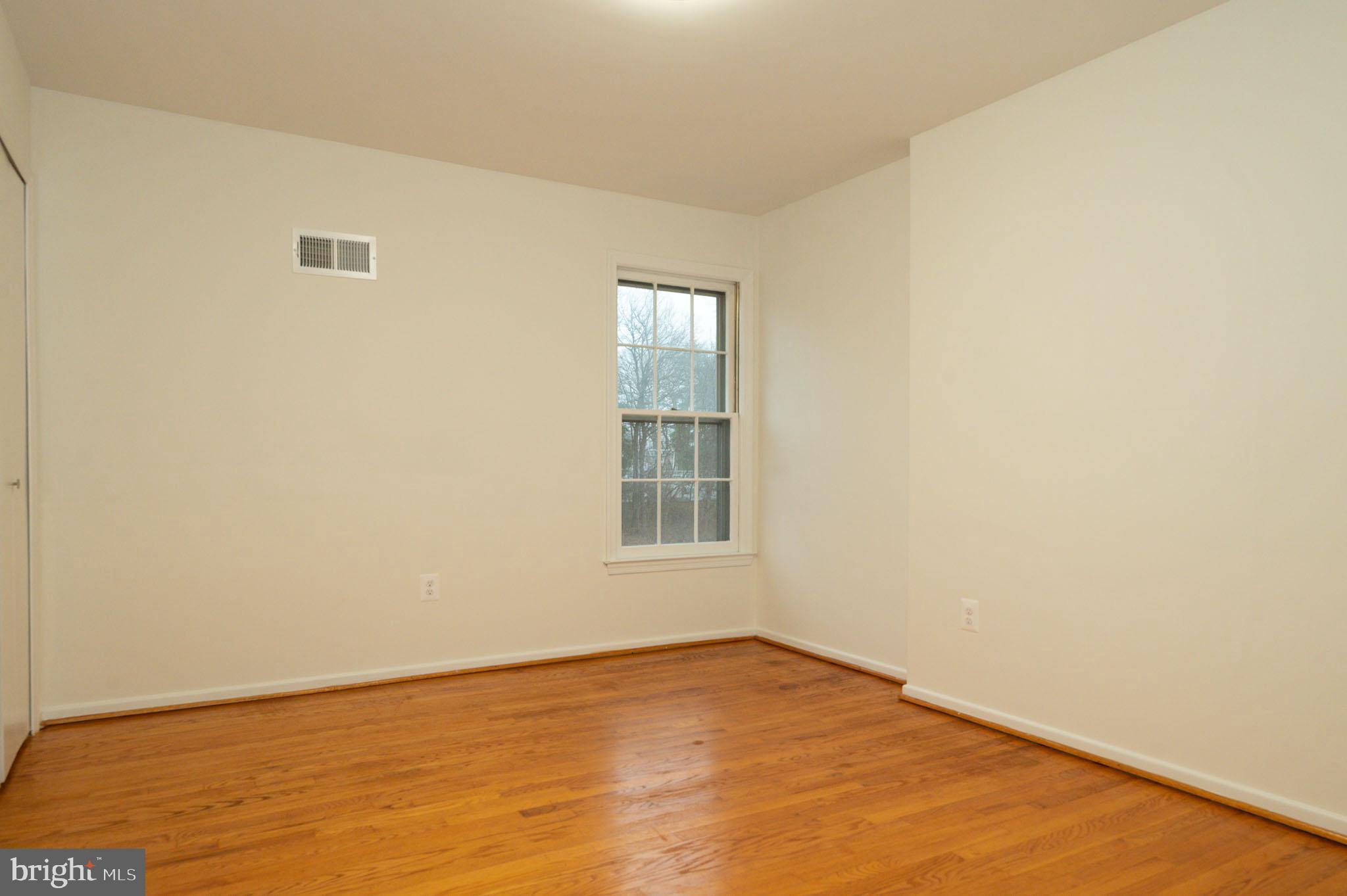 COUNTRY CLUB VIEW - Residential Lease