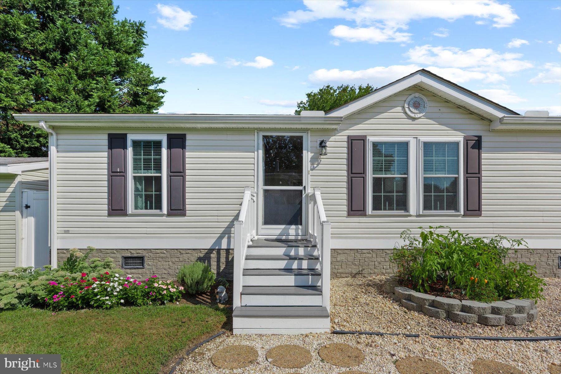 26572 WOODCHUCK LANE