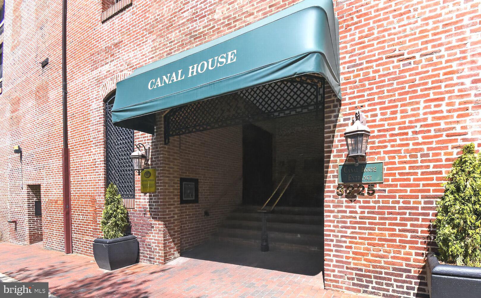 3225 GRACE STREET NW 101