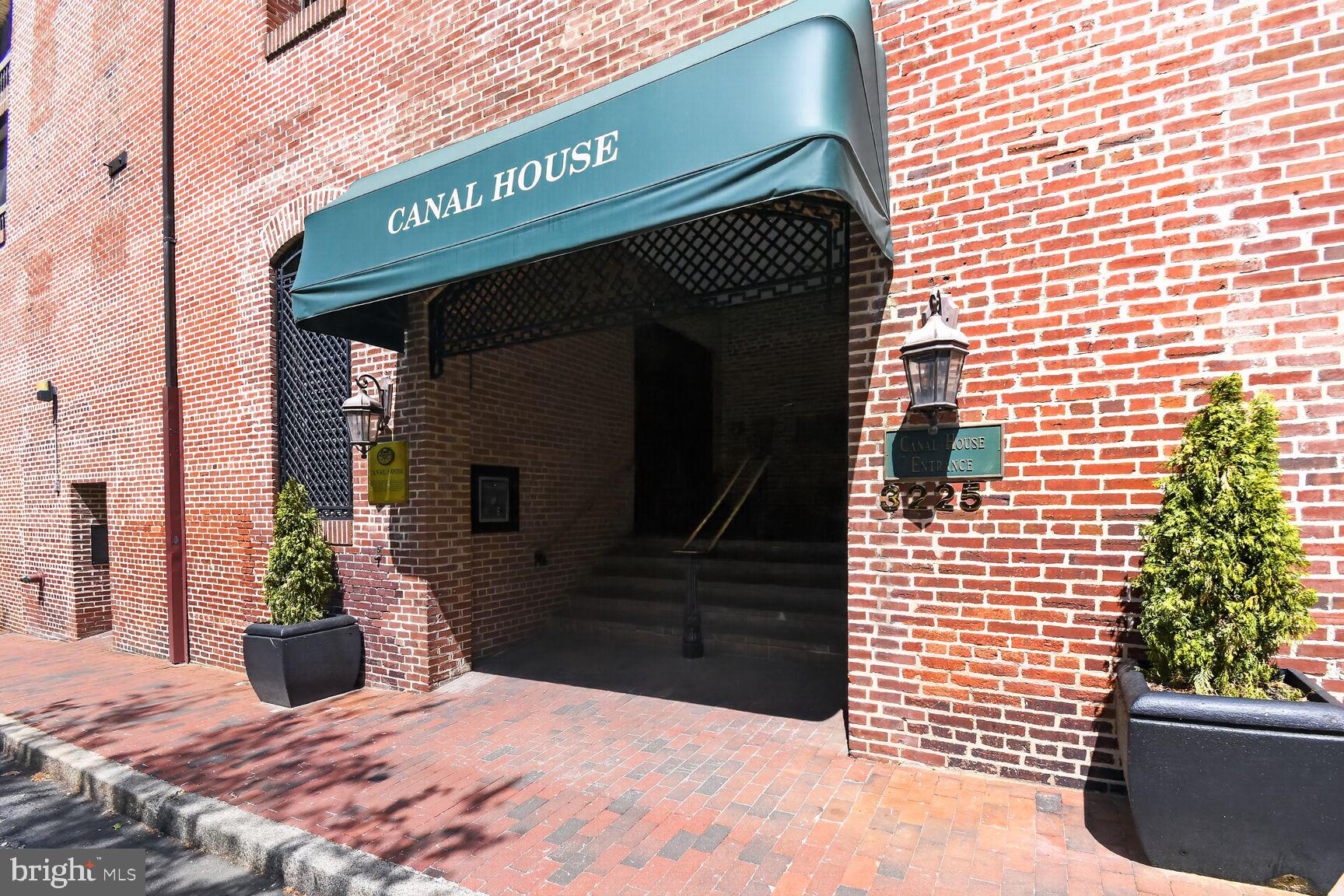 3225 GRACE STREET NW 101