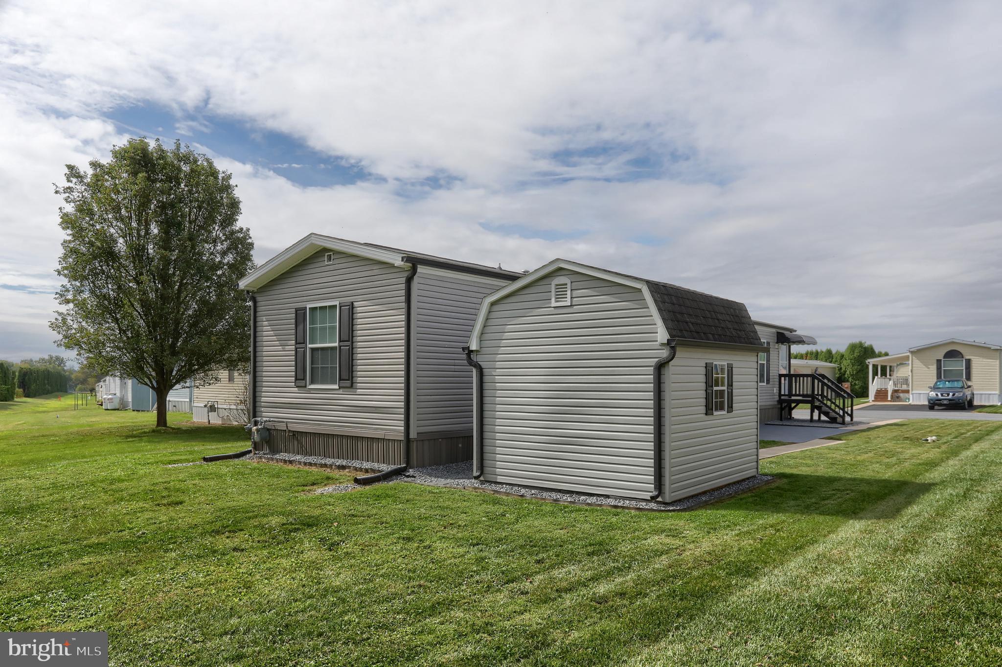 COUNTRY AC. GOLDEN - Residential