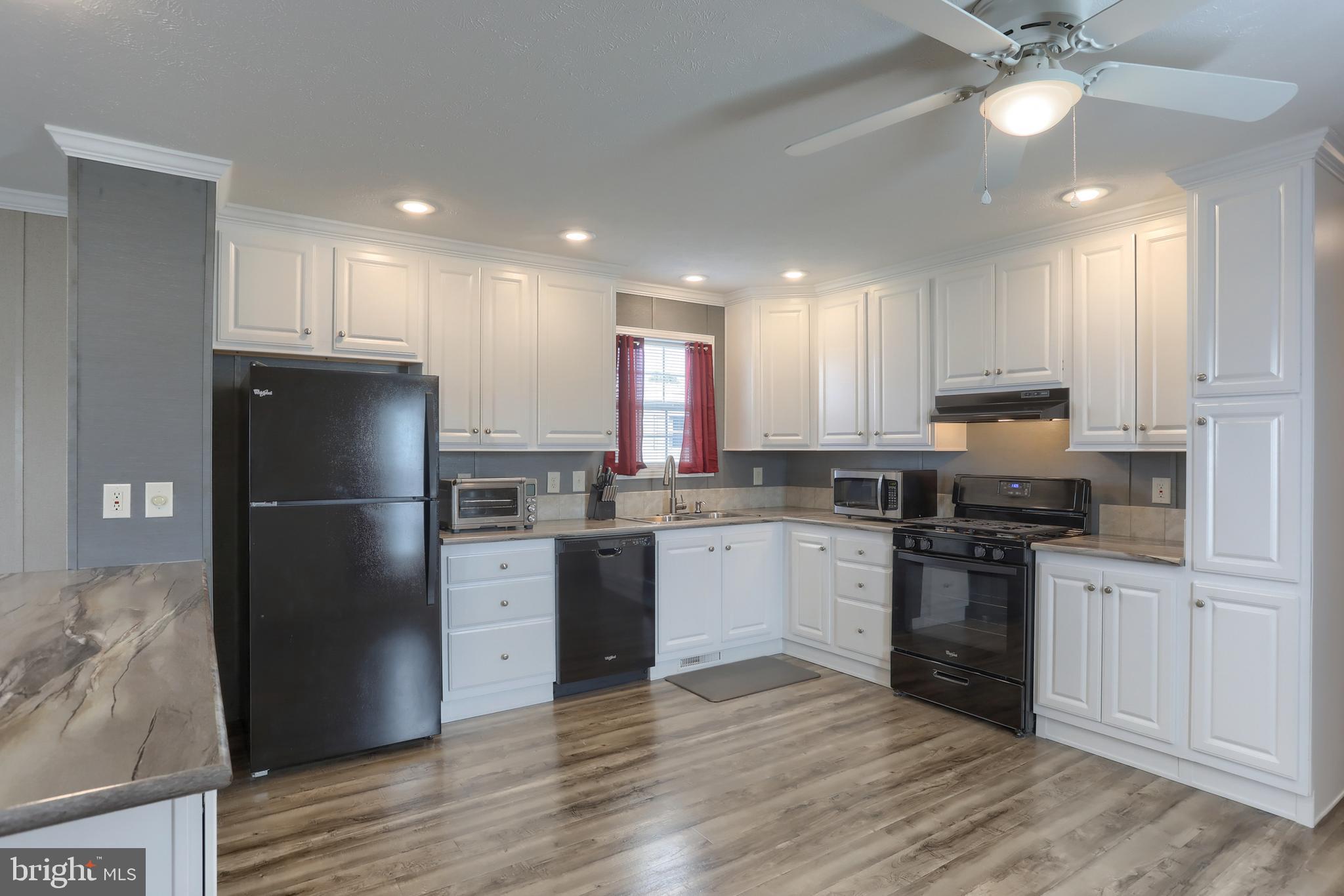 COUNTRY AC. GOLDEN - Residential