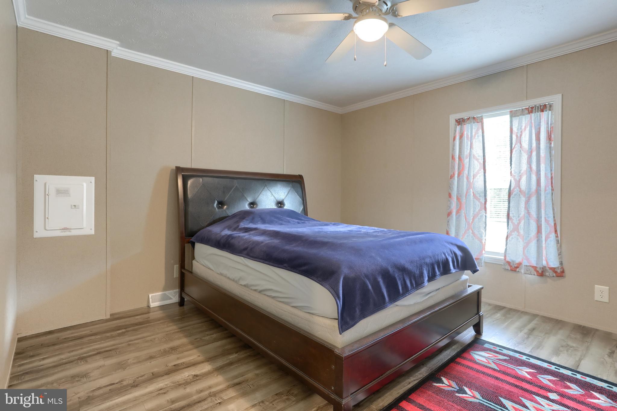 COUNTRY AC. GOLDEN - Residential