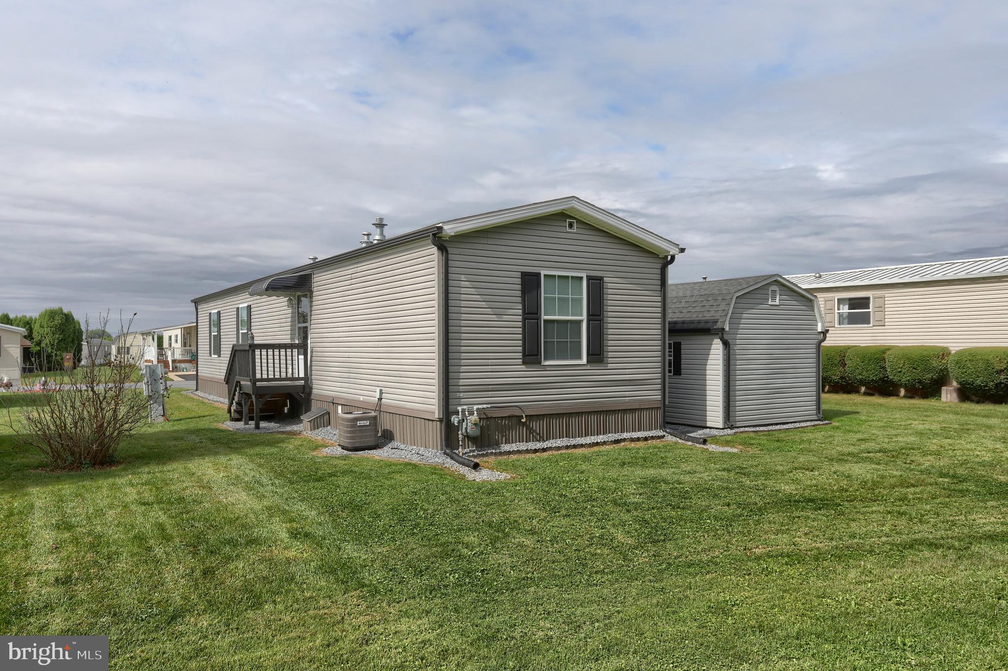 COUNTRY AC. GOLDEN - Residential