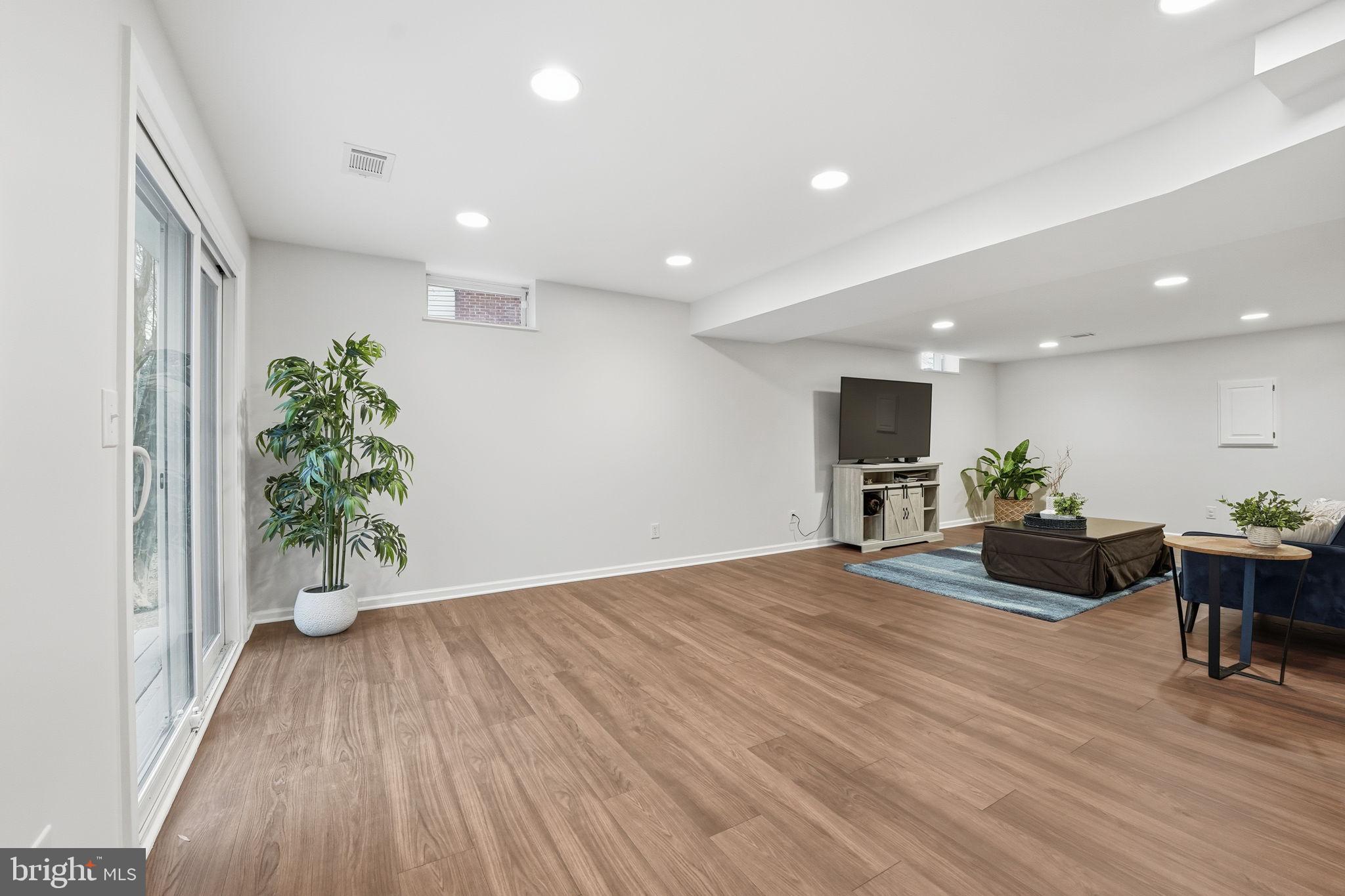 BRADDOCK RIDGE - Residential